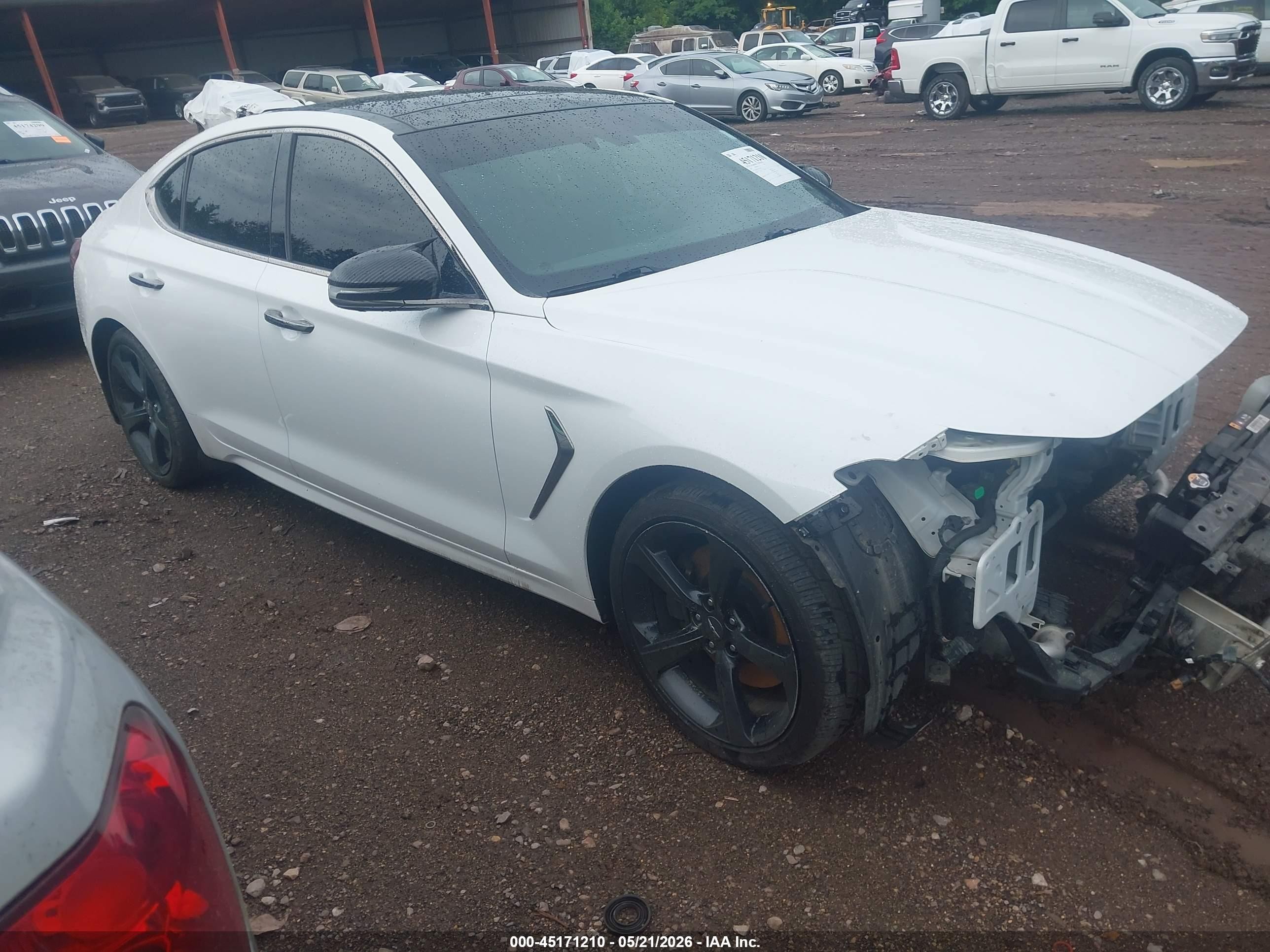 2020 Genesis G70 2.0T, VIN KMTG44LAXLU051566 — Front end