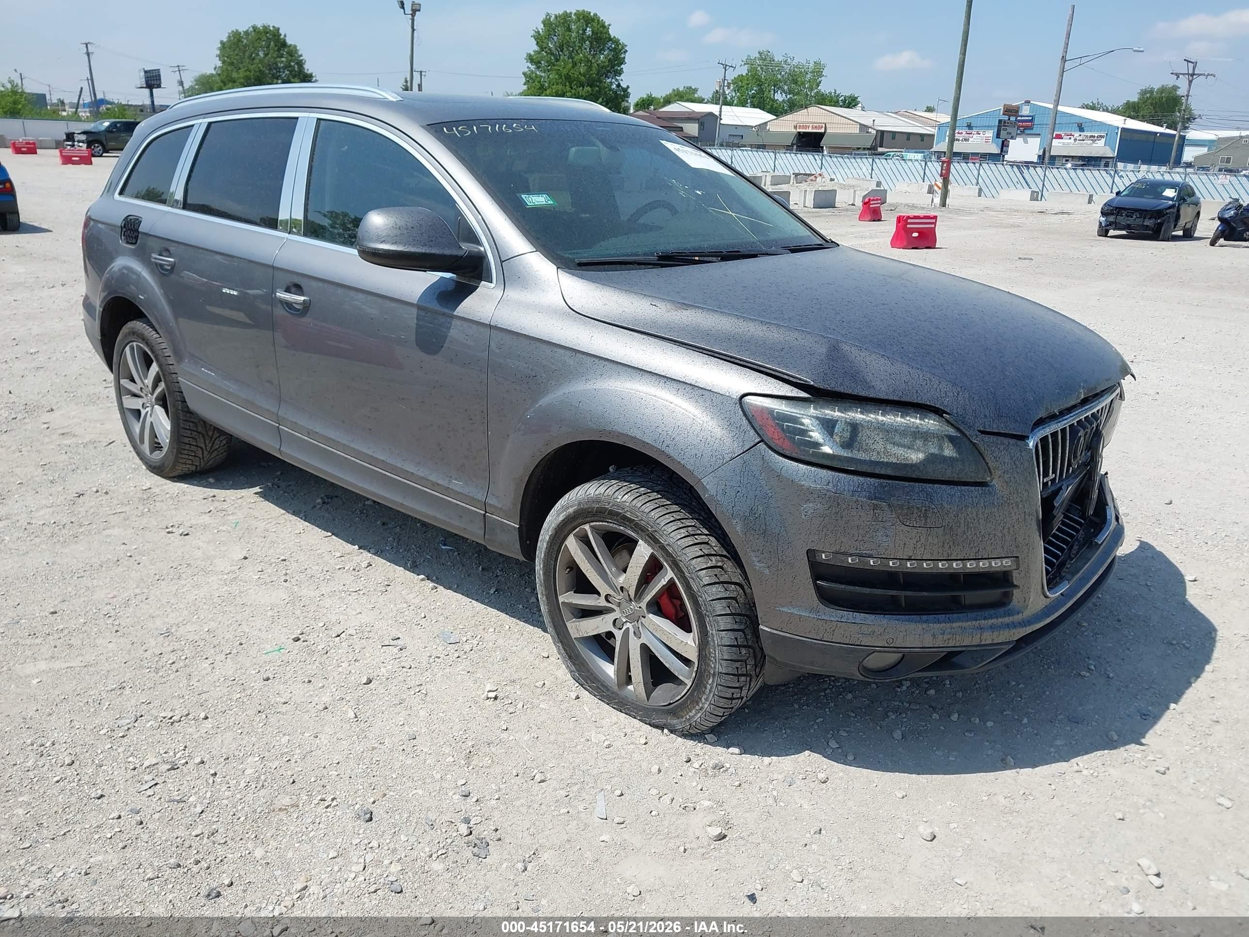 2010 Audi Q7 Premium Plus, VIN WA1LYAFE9AD006978 — Перед