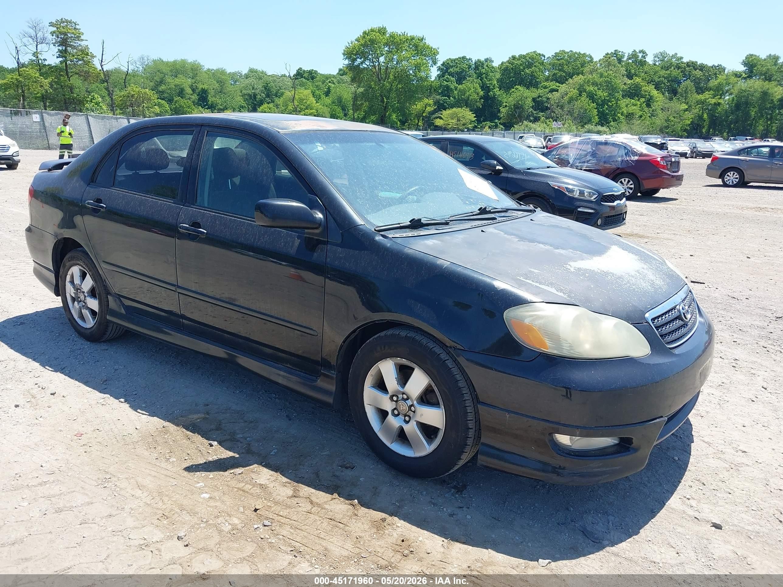 2005 Toyota Corolla CE, VIN 1NXBR32E15Z558203 — Normal wear