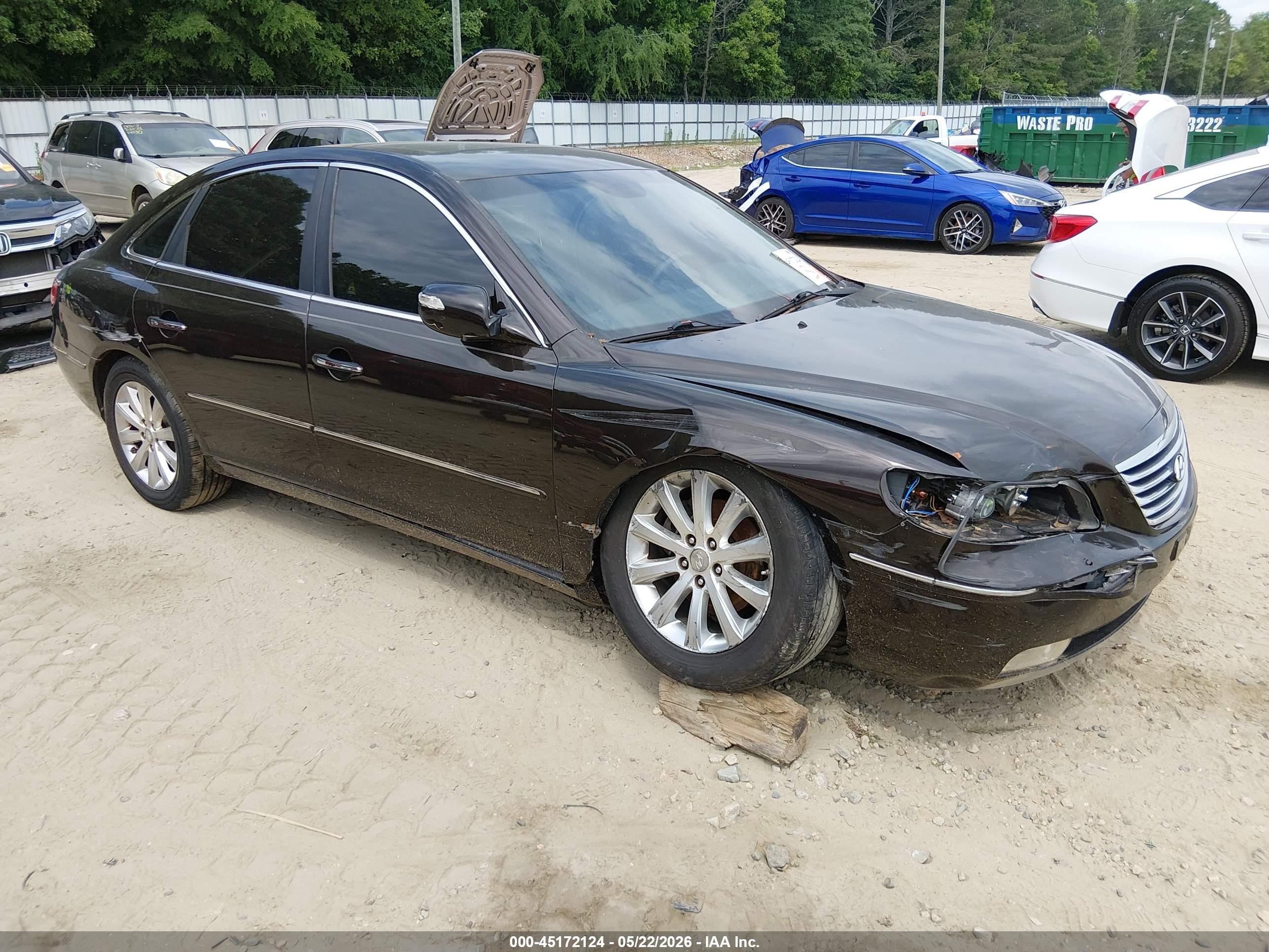 2010 Hyundai Azera Limited, VIN KMHFC4DF5AA513517 — Перед