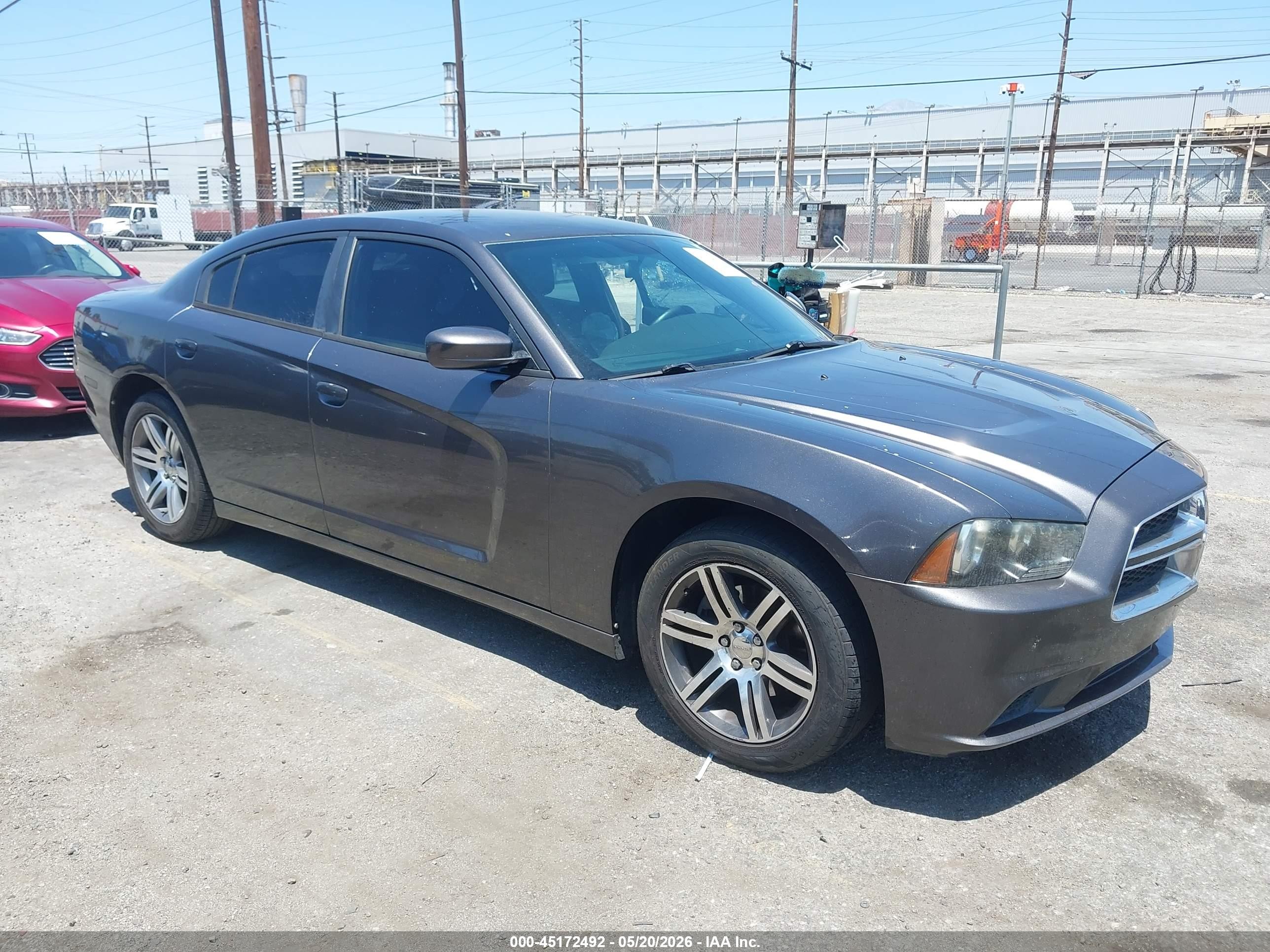 2014 Dodge Charger SE, VIN 2C3CDXBG3EH325205 — Side