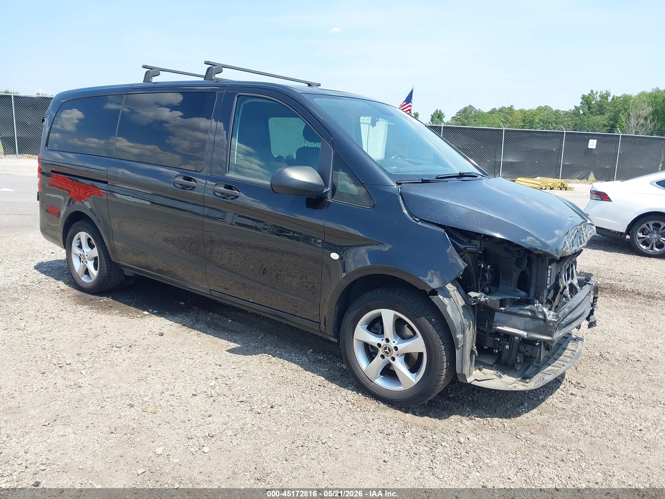 2018 Mercedes-Benz Metris Passenger, VIN WD4PG2EE6J3494929 — Front end
