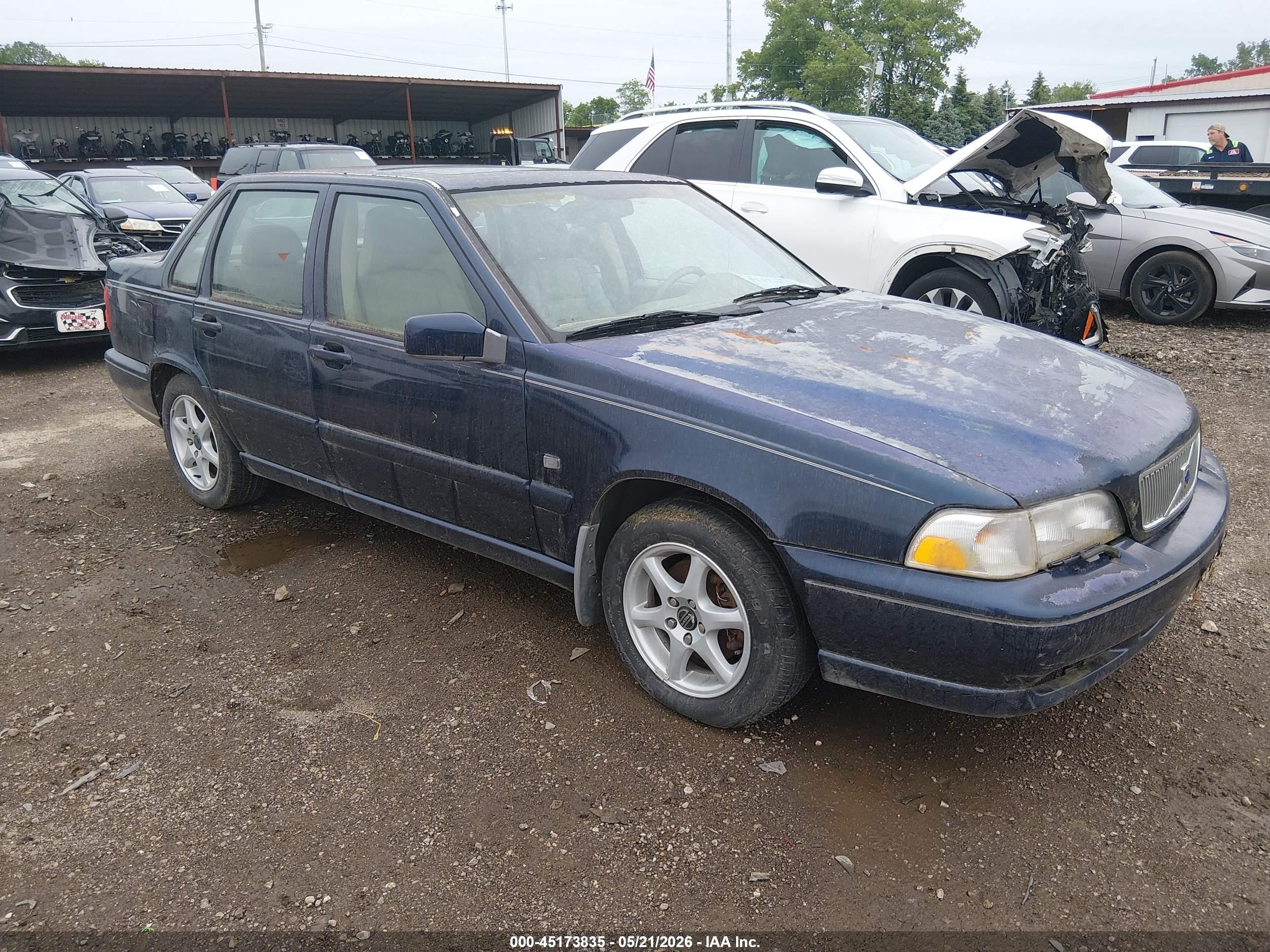 2000 Volvo S70, VIN YV1LS61J2Y2639184 — Normal wear
