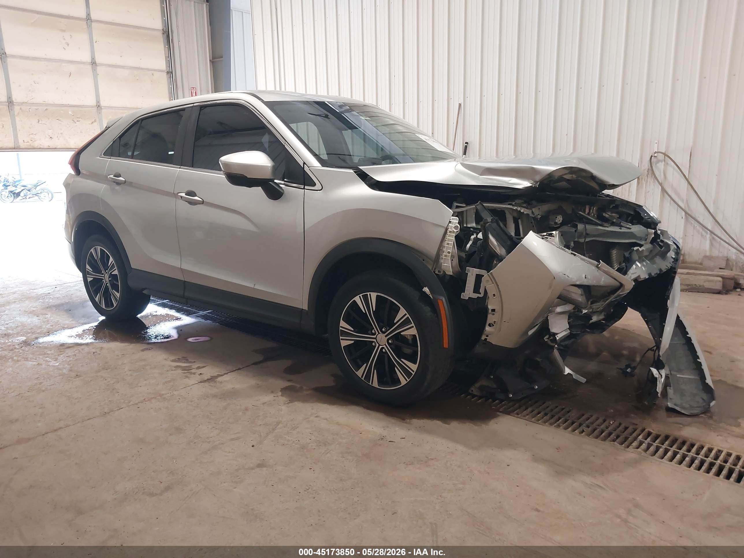 2022 Mitsubishi Eclipse Cross SE, VIN JA4ATWAA2NZ055665 — Front end