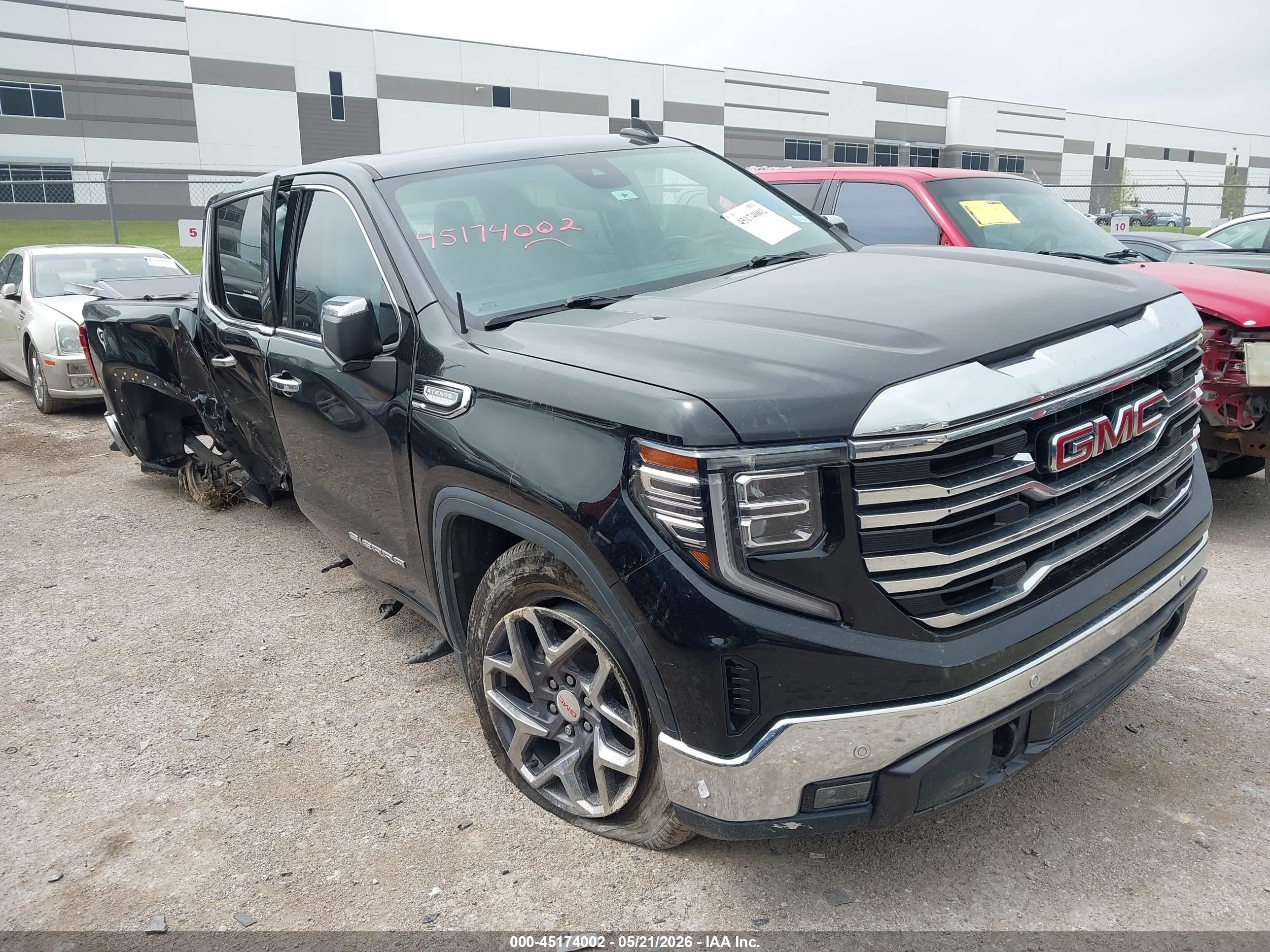 2022 GMC Sierra 1500 SLT, VIN 3GTPHDEDXNG638737 — Бок