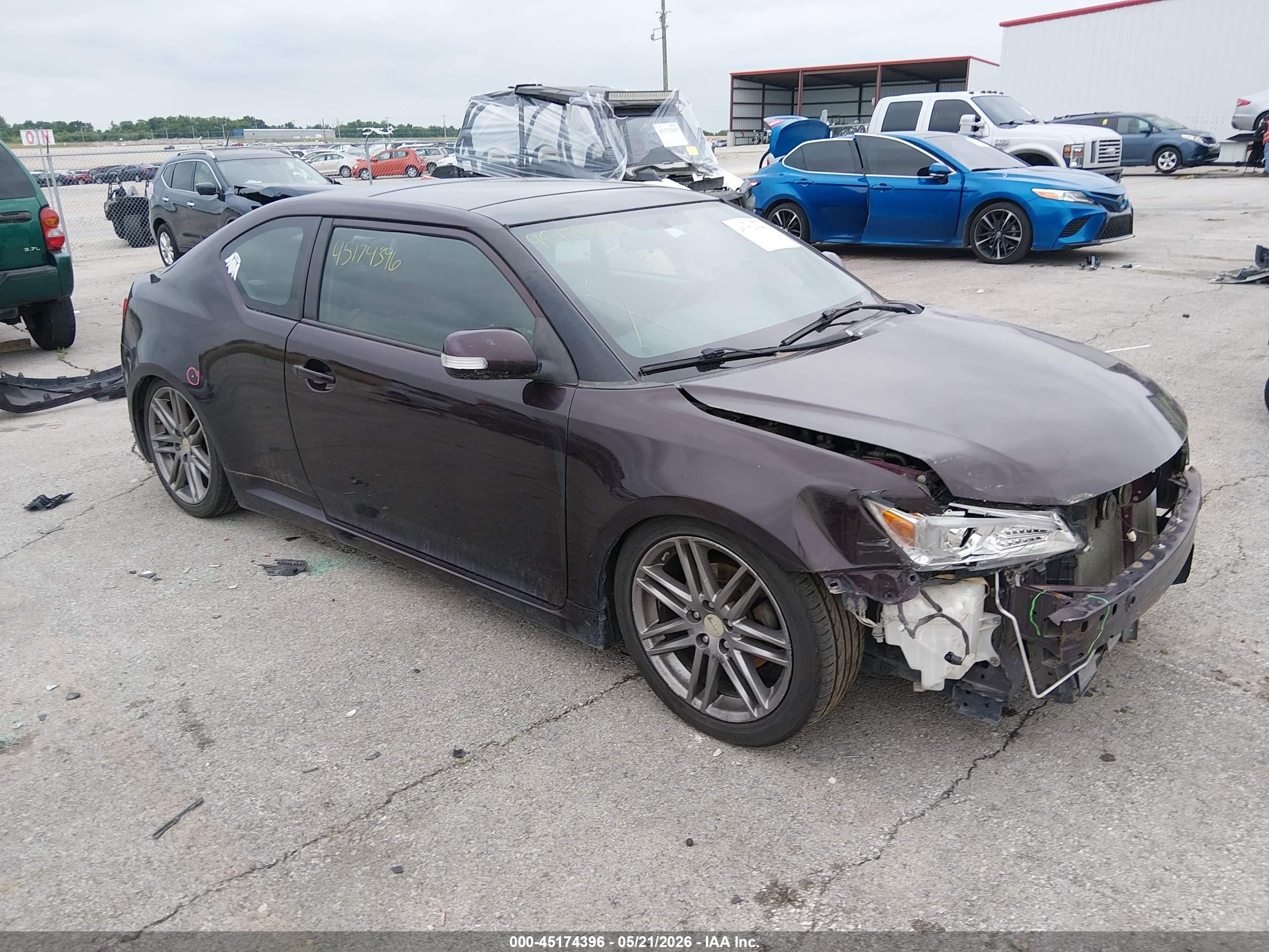 2011 Scion tC, VIN JTKJF5C79B3016118 — Front end