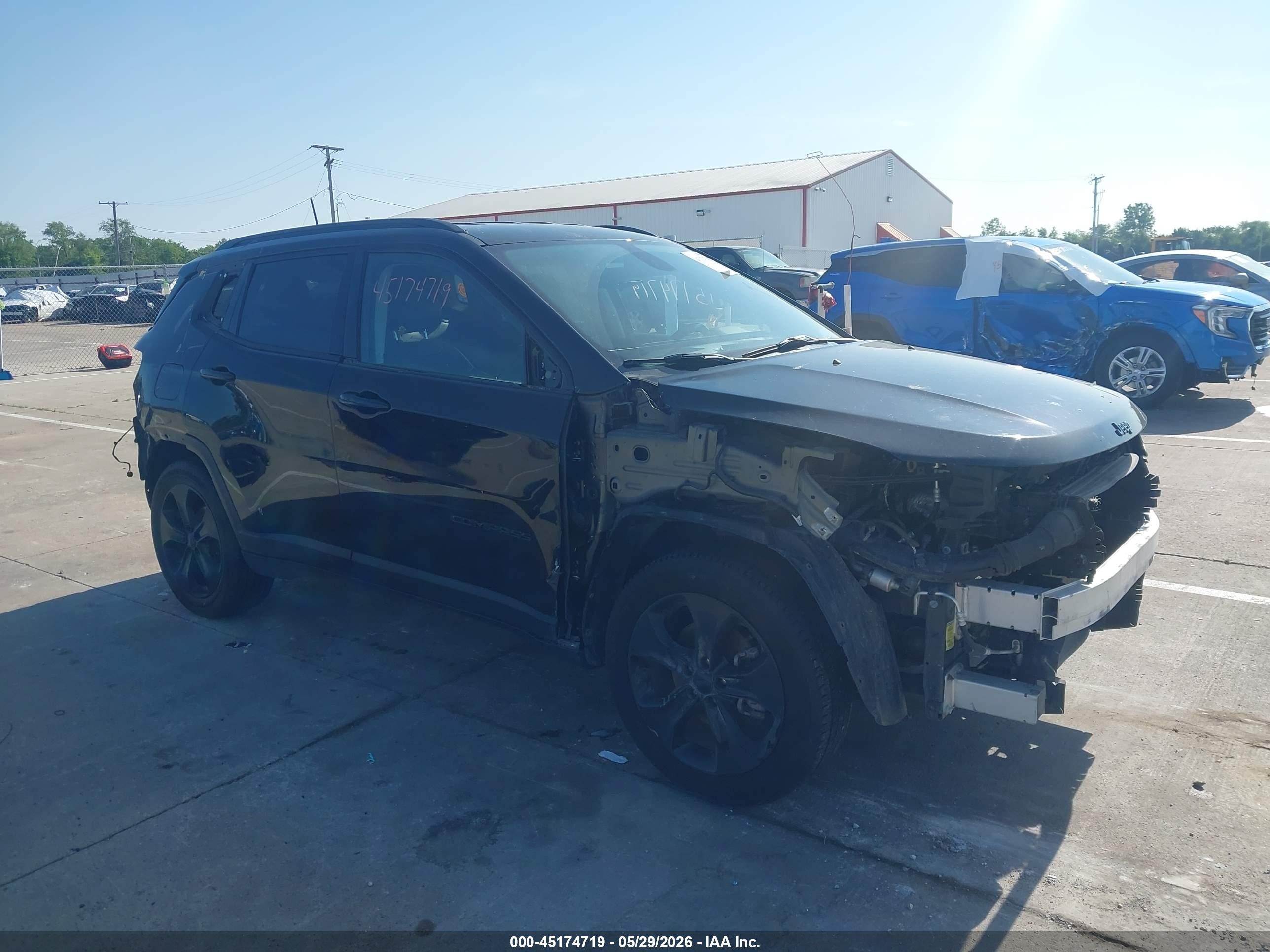 2019 Jeep Compass Latitude, VIN 3C4NJCBB4KT833020 — По всему кузову