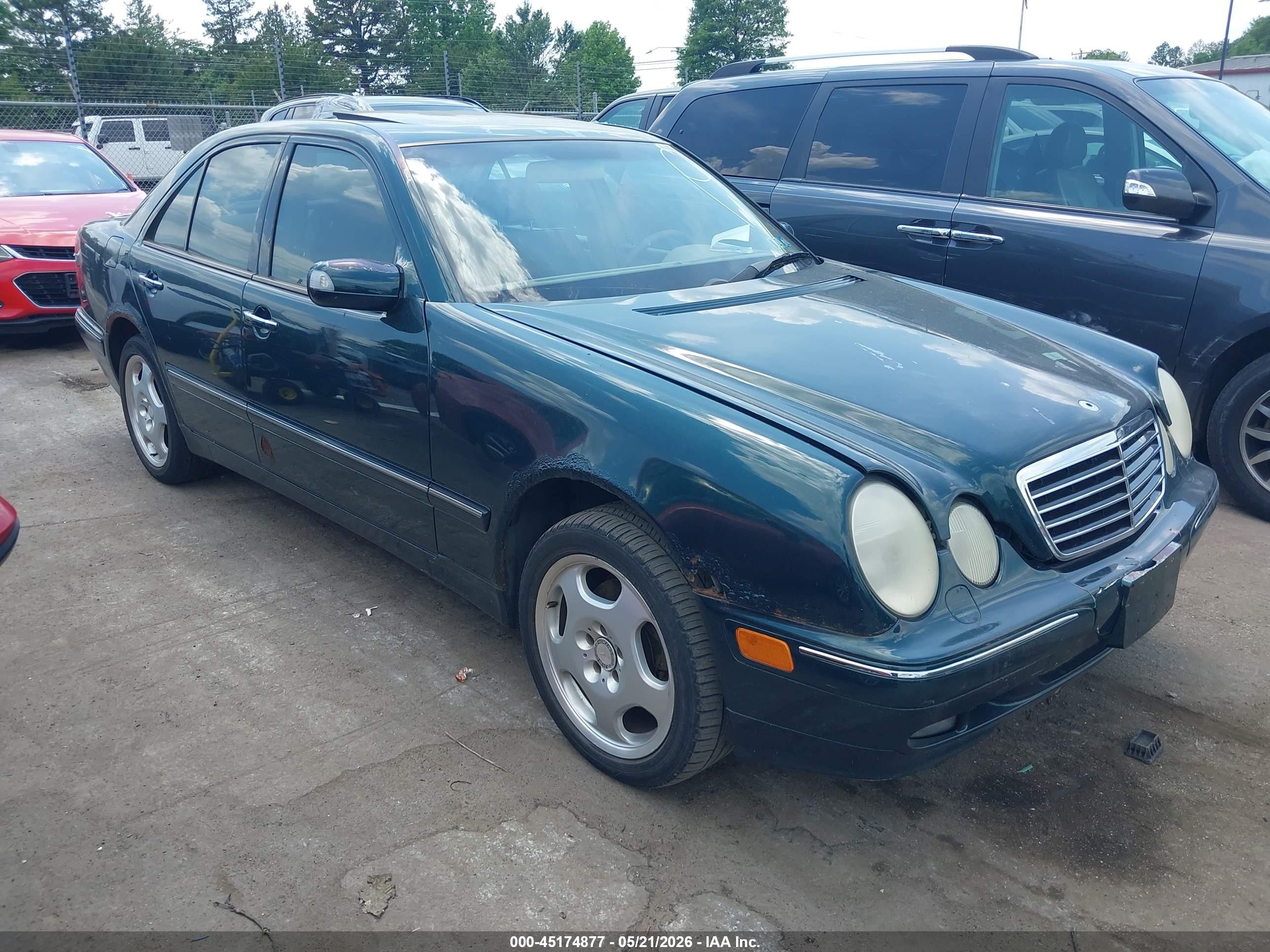 2002 Mercedes-Benz E 320, VIN WDBJF70J02B489512 — Rear end