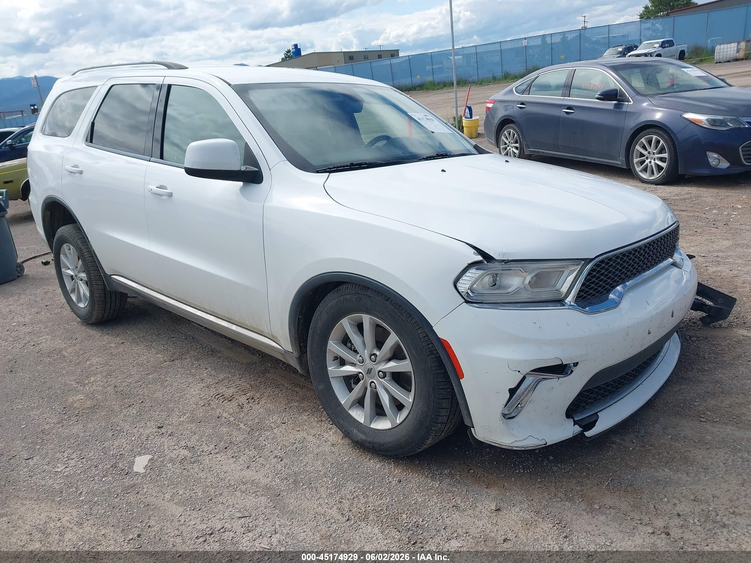 2022 Dodge Durango SXT, VIN 1C4RDJAG4NC103716 — Front end