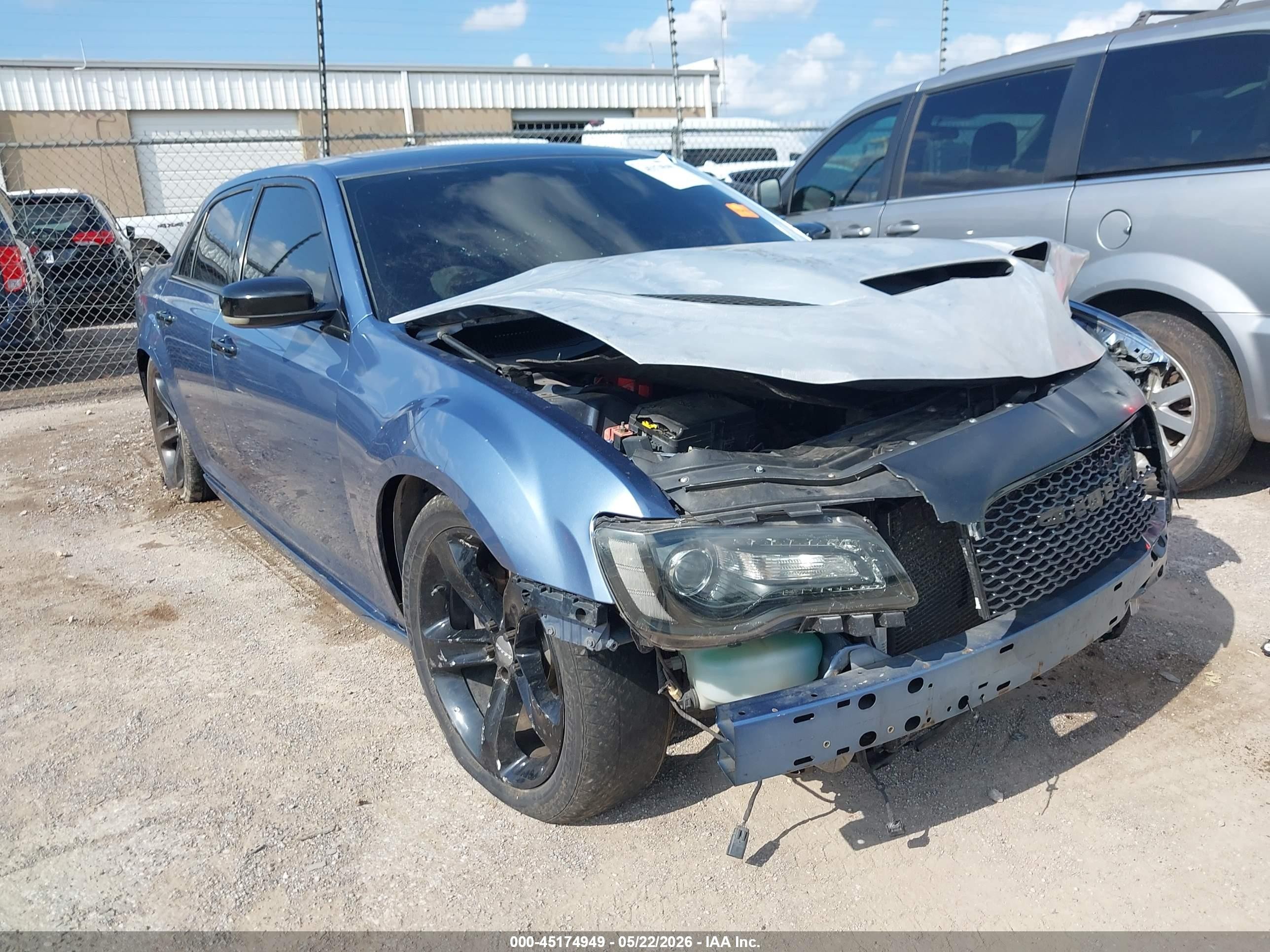 2011 Chrysler 300 C, VIN 2C3CA6CT9BH585358 — Front end