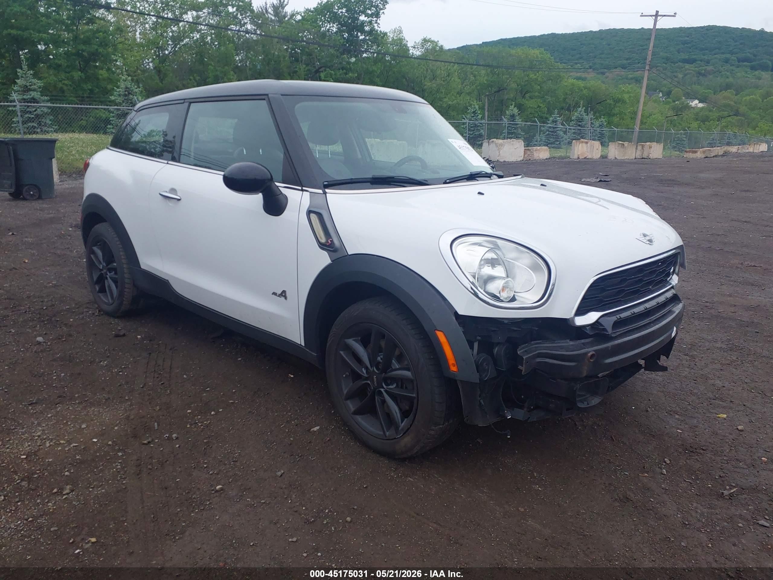 2015 MINI Paceman S, VIN WMWSS7C51FWS44679 — Front end