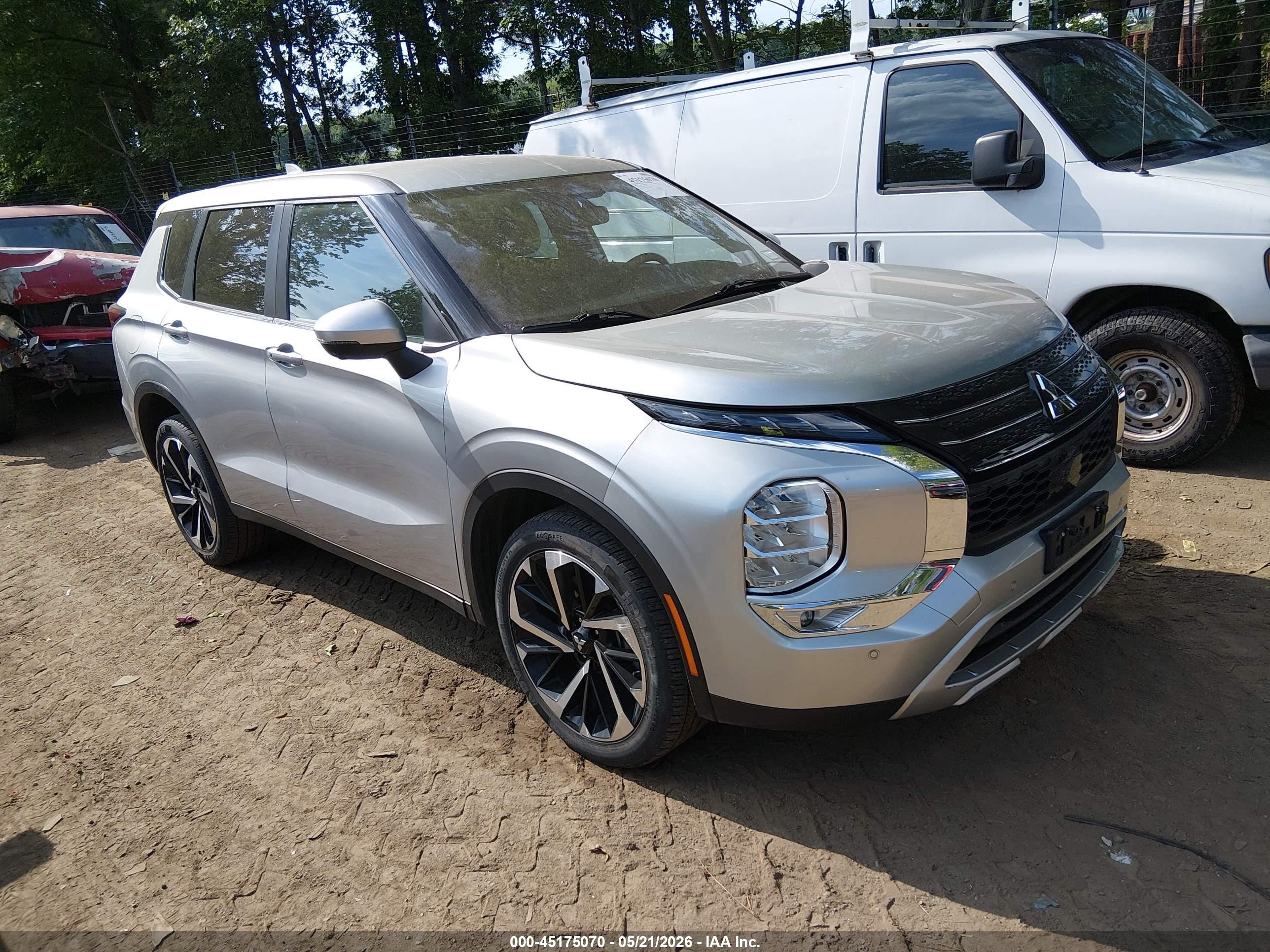 2023 Mitsubishi Outlander SE, VIN JA4J3UA88PZ051740 — Крыша