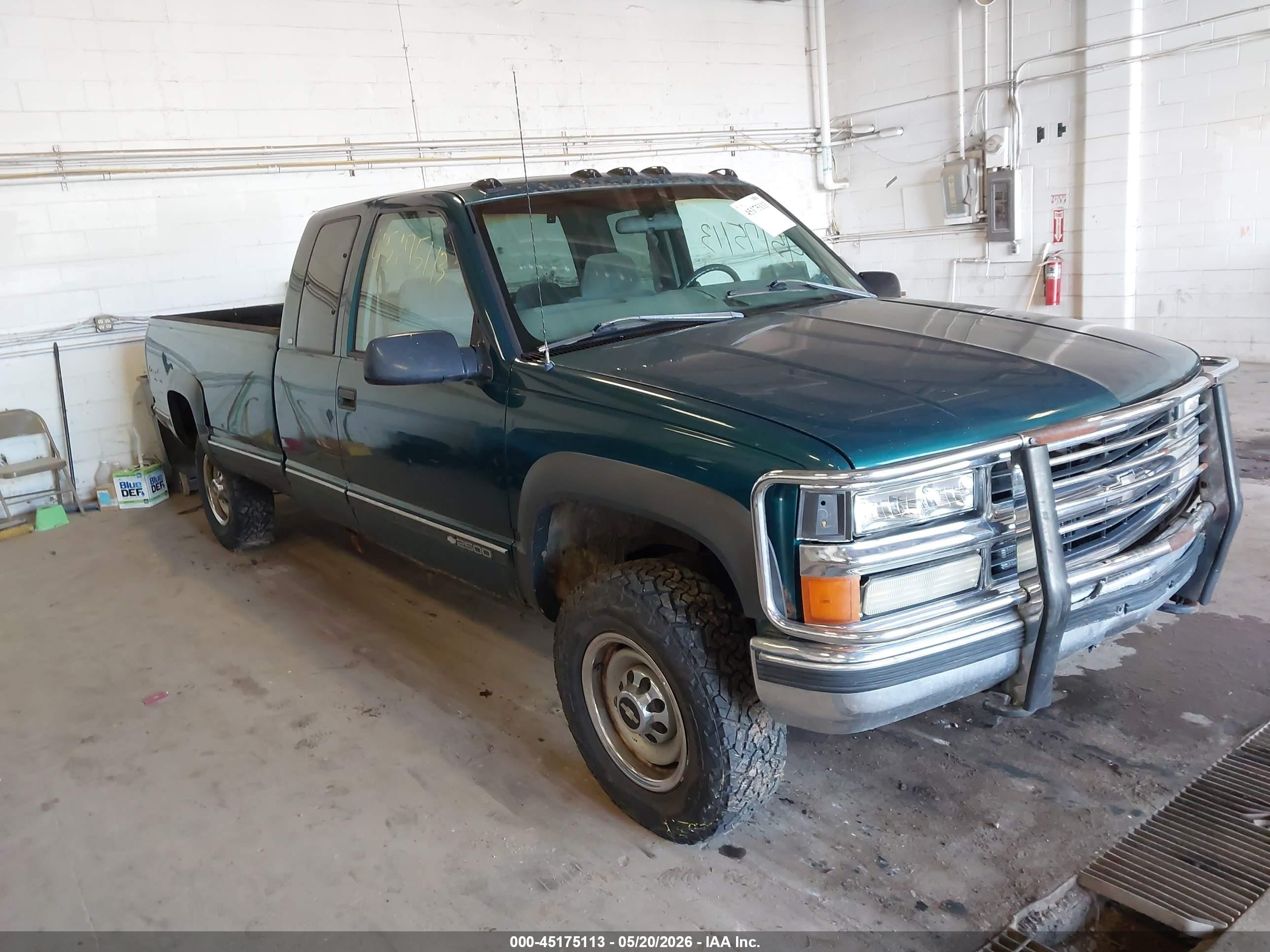 1998 Chevrolet Silverado 2500, VIN 1GCGK29R5WE172820 — Обычный износ