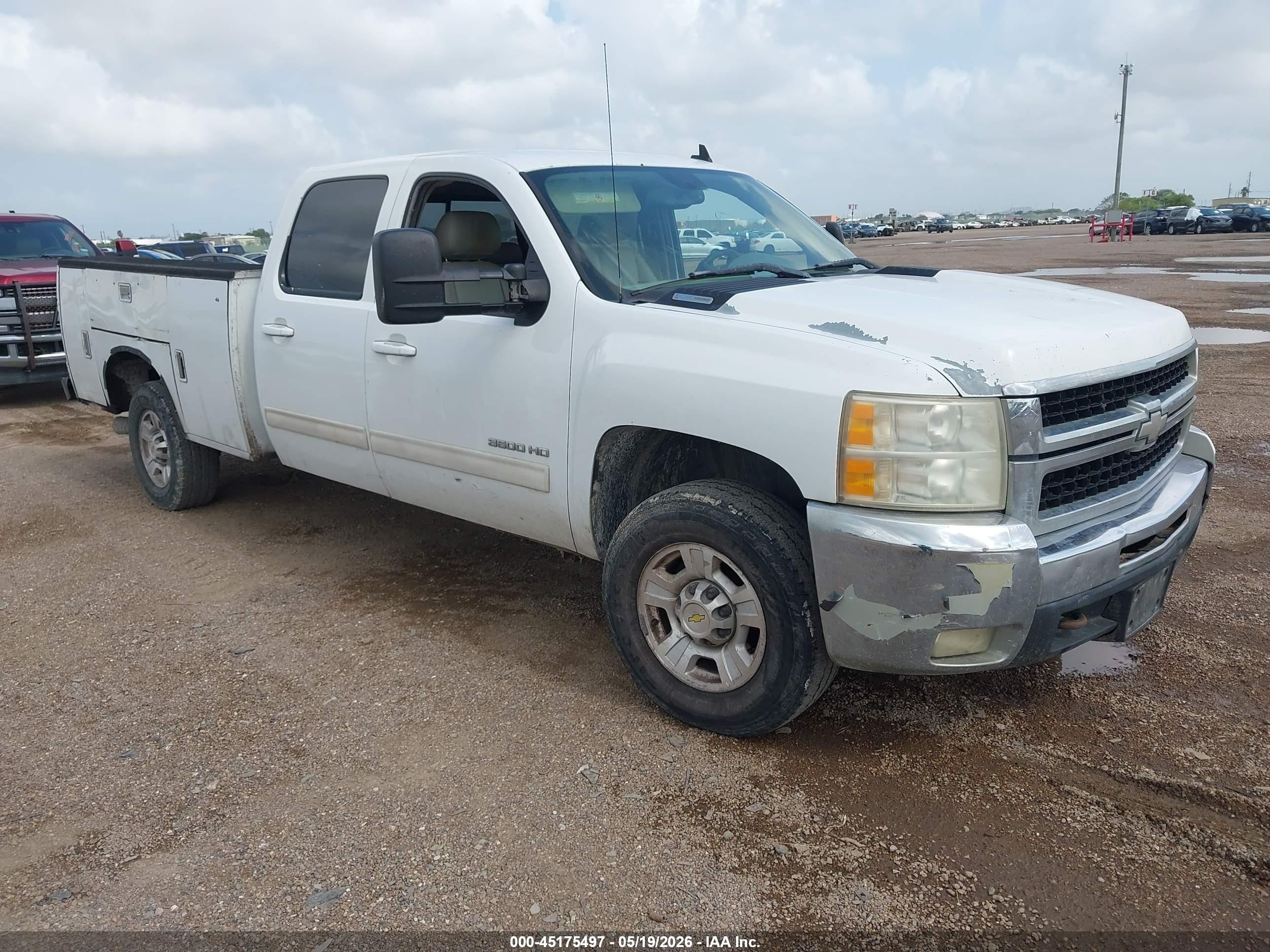 2010 Chevrolet Silverado 3500HD SRW LTZ, VIN 1GC4K1B6XAF101998 — Normal wear