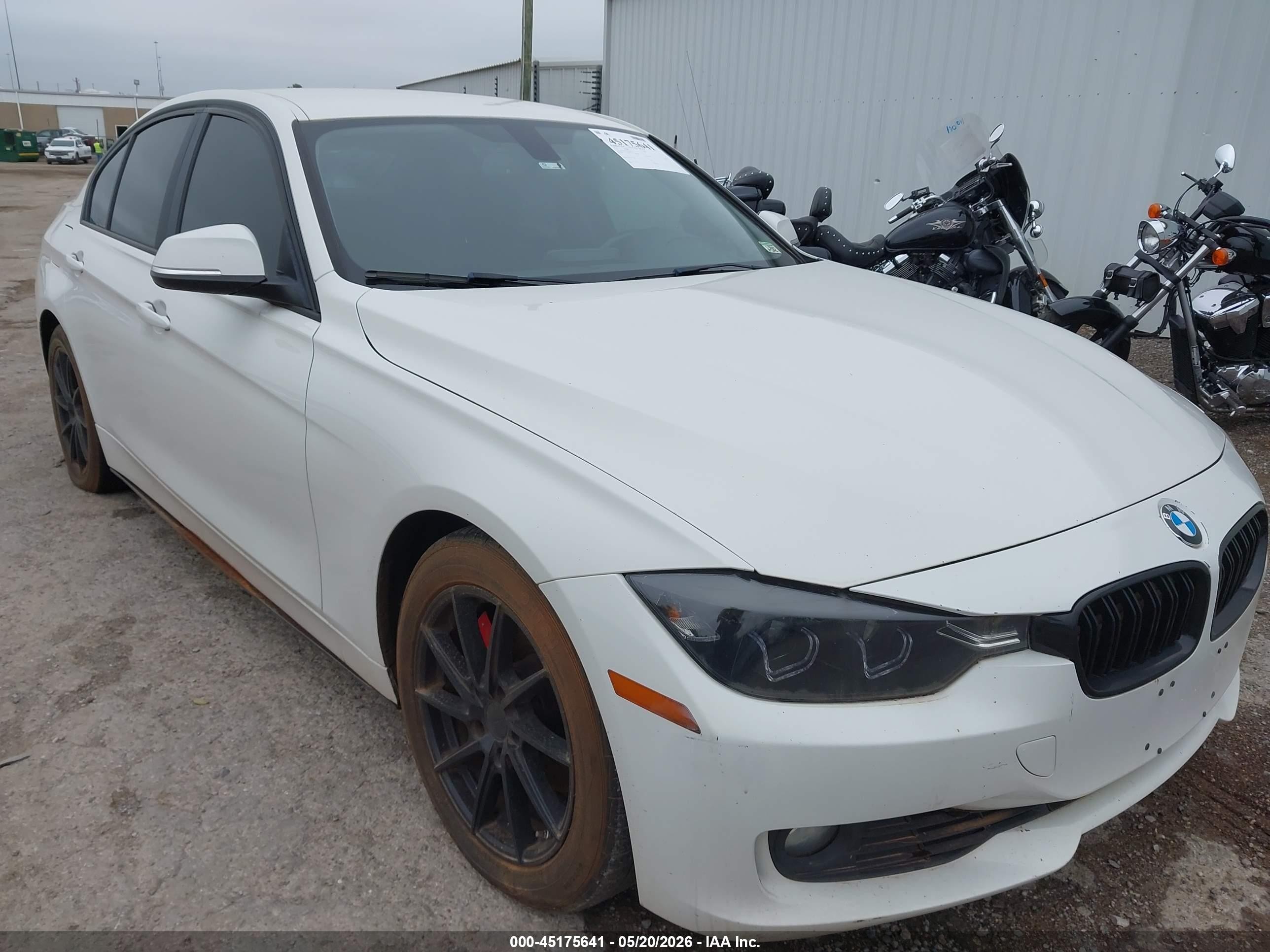 2014 BMW 3 Series 328i, VIN WBA3A5C50EP602018 — Normal wear