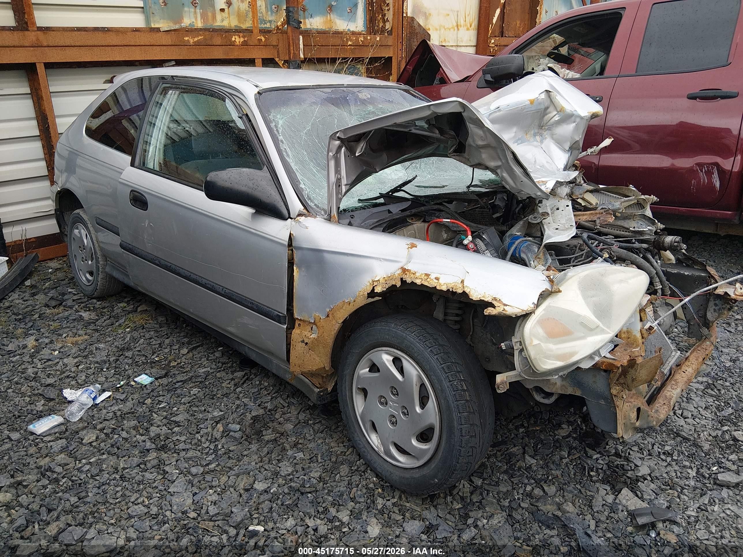 1999 Honda Civic DX, VIN 2HGEJ6449XH113343 — Перед