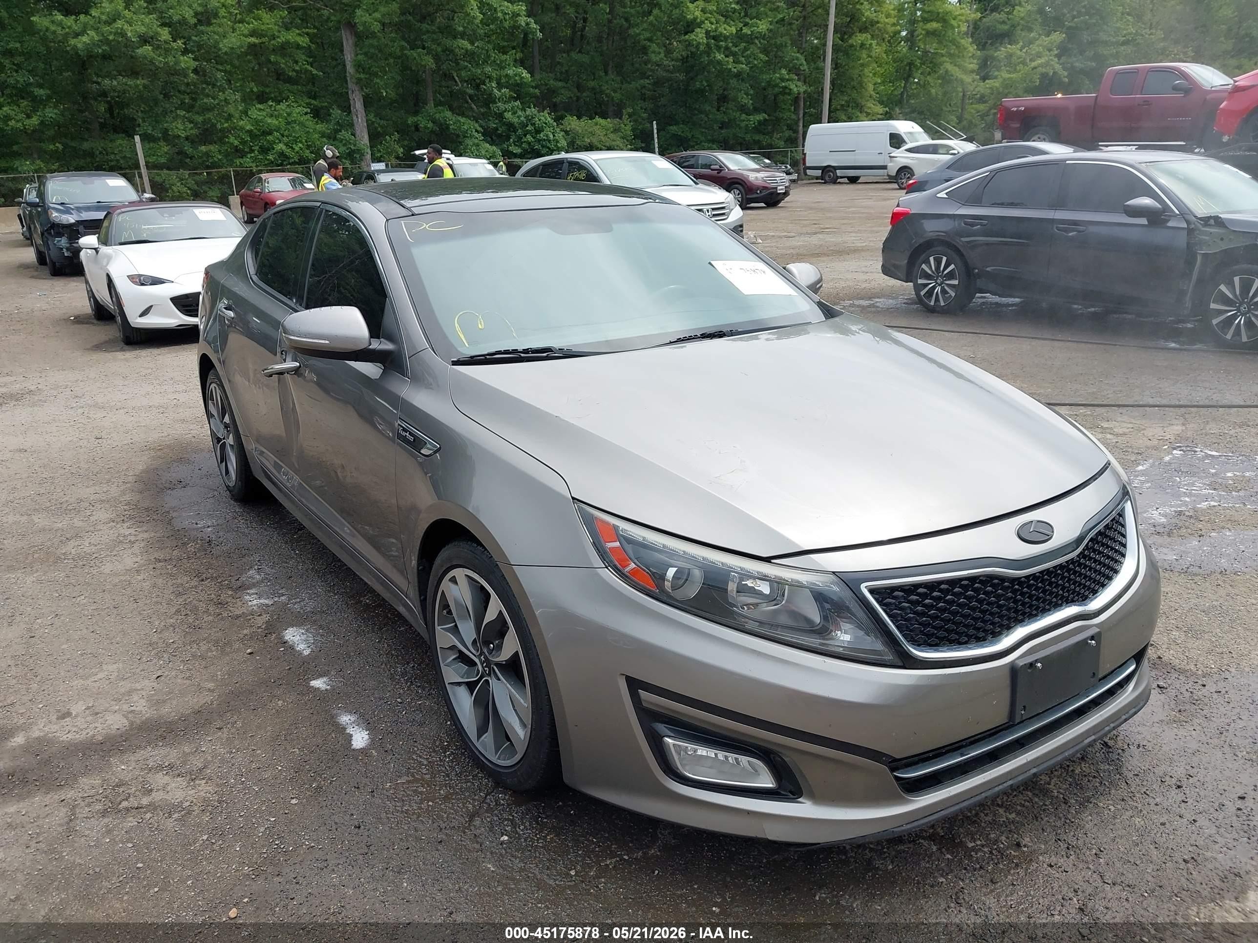 2015 Kia Optima SX Turbo, VIN 5XXGR4A63FG394440 — Side