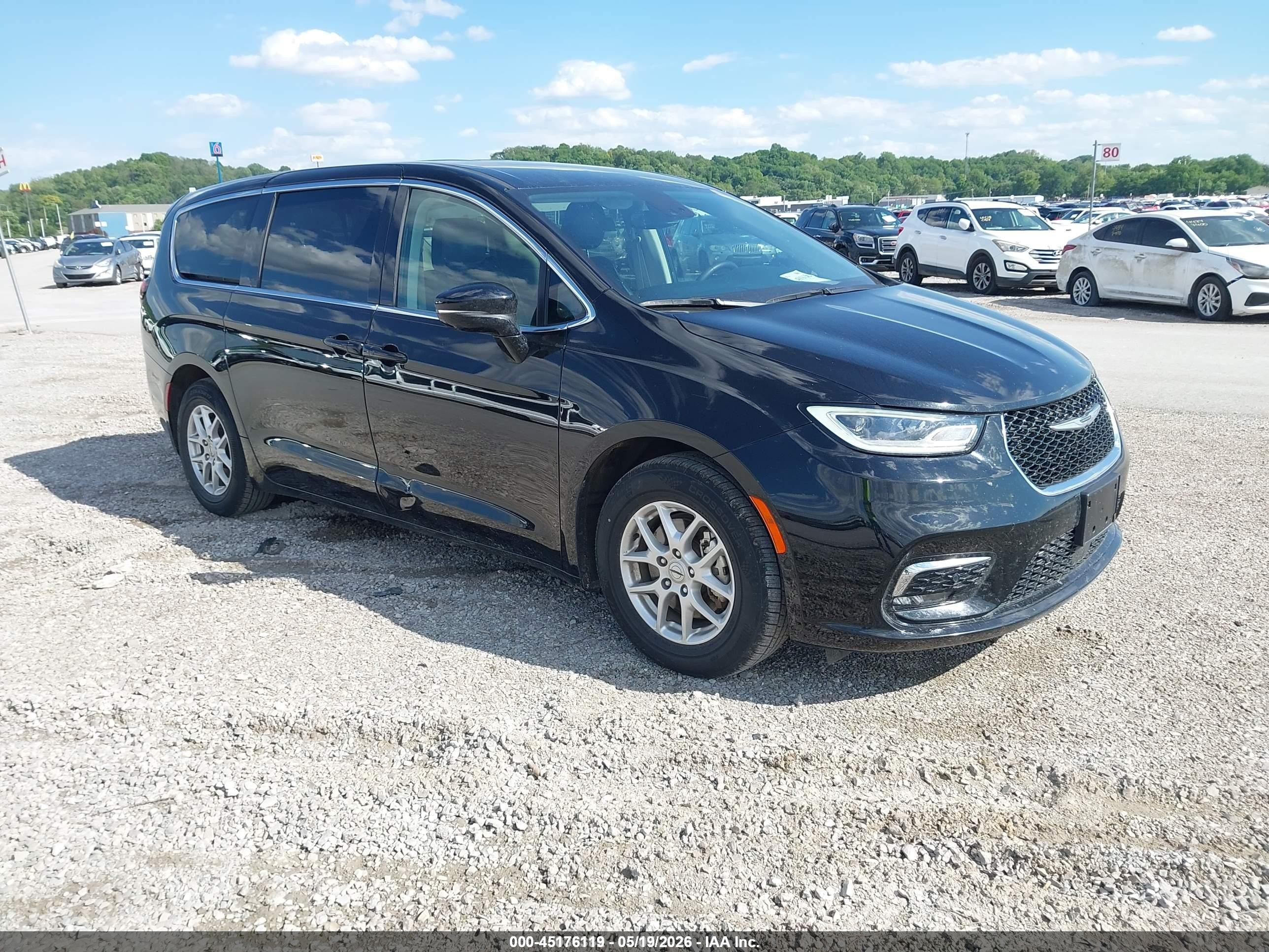 2024 Chrysler Pacifica Touring L, VIN 2C4RC1BG2RR165159 — Normal wear