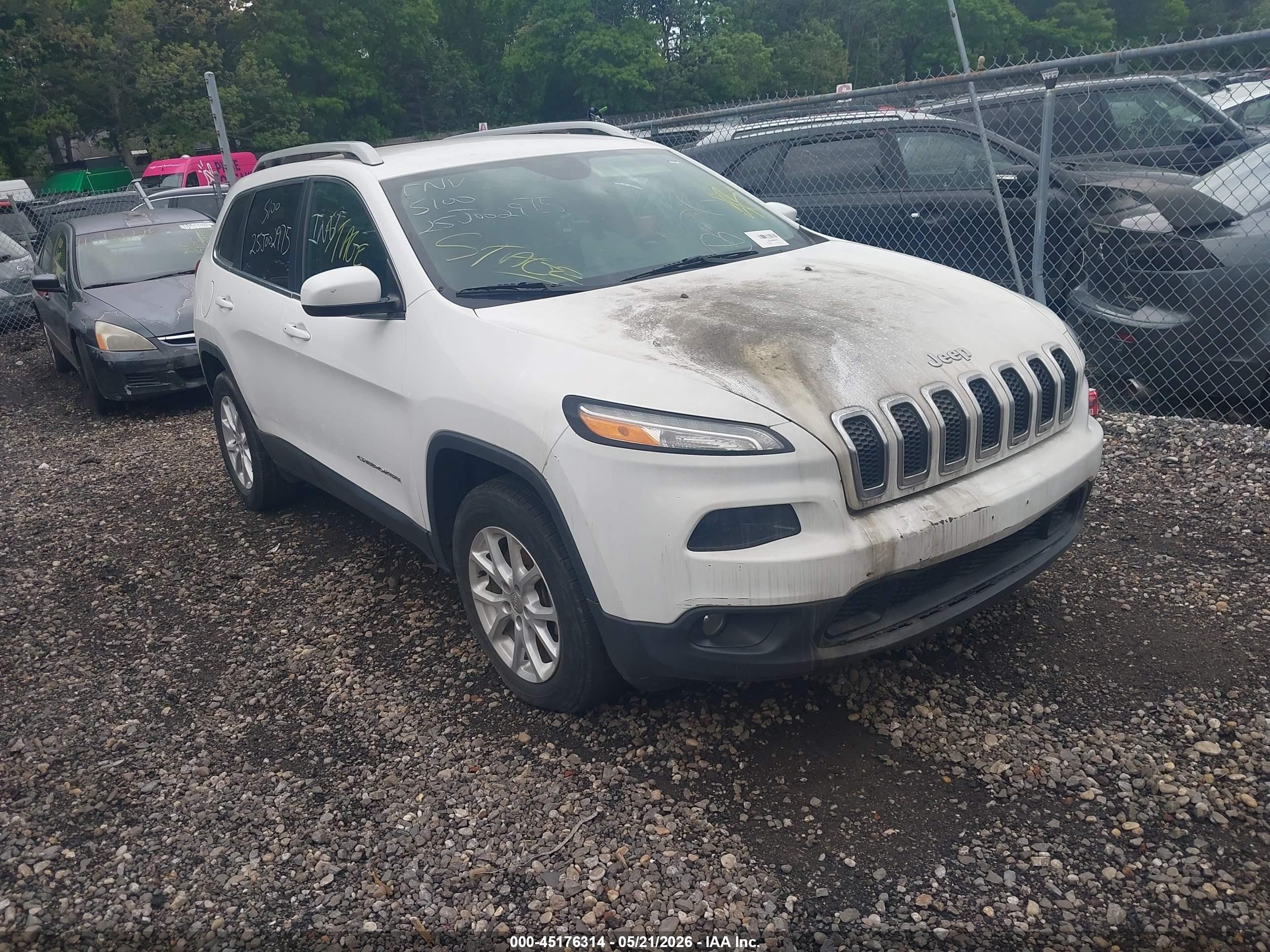 2018 Jeep Cherokee Latitude Plus, VIN 1C4PJMLB7JD526765 — All over