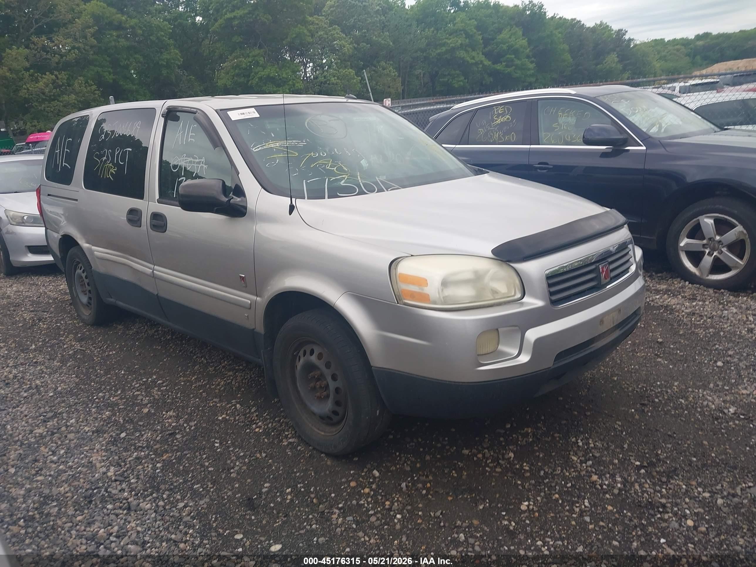2006 Saturn Relay 2 FWD, VIN 5GZDV03L46D172511 — All over