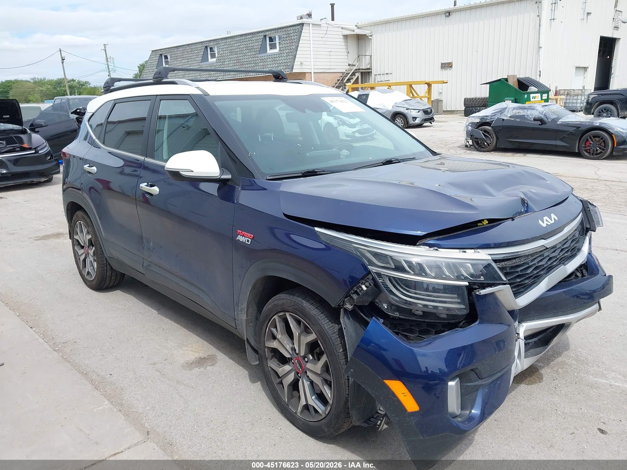 2022 Kia Seltos SX, VIN KNDETCA29N7293877 — Front end