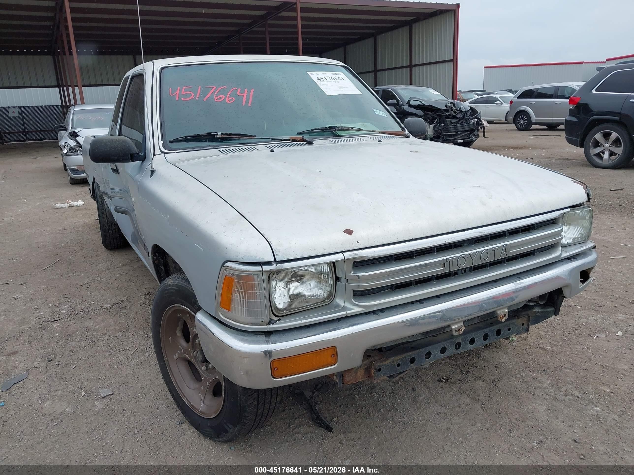 1991 Toyota Pickup DX, VIN JT4RN93P8M5040857 — Side
