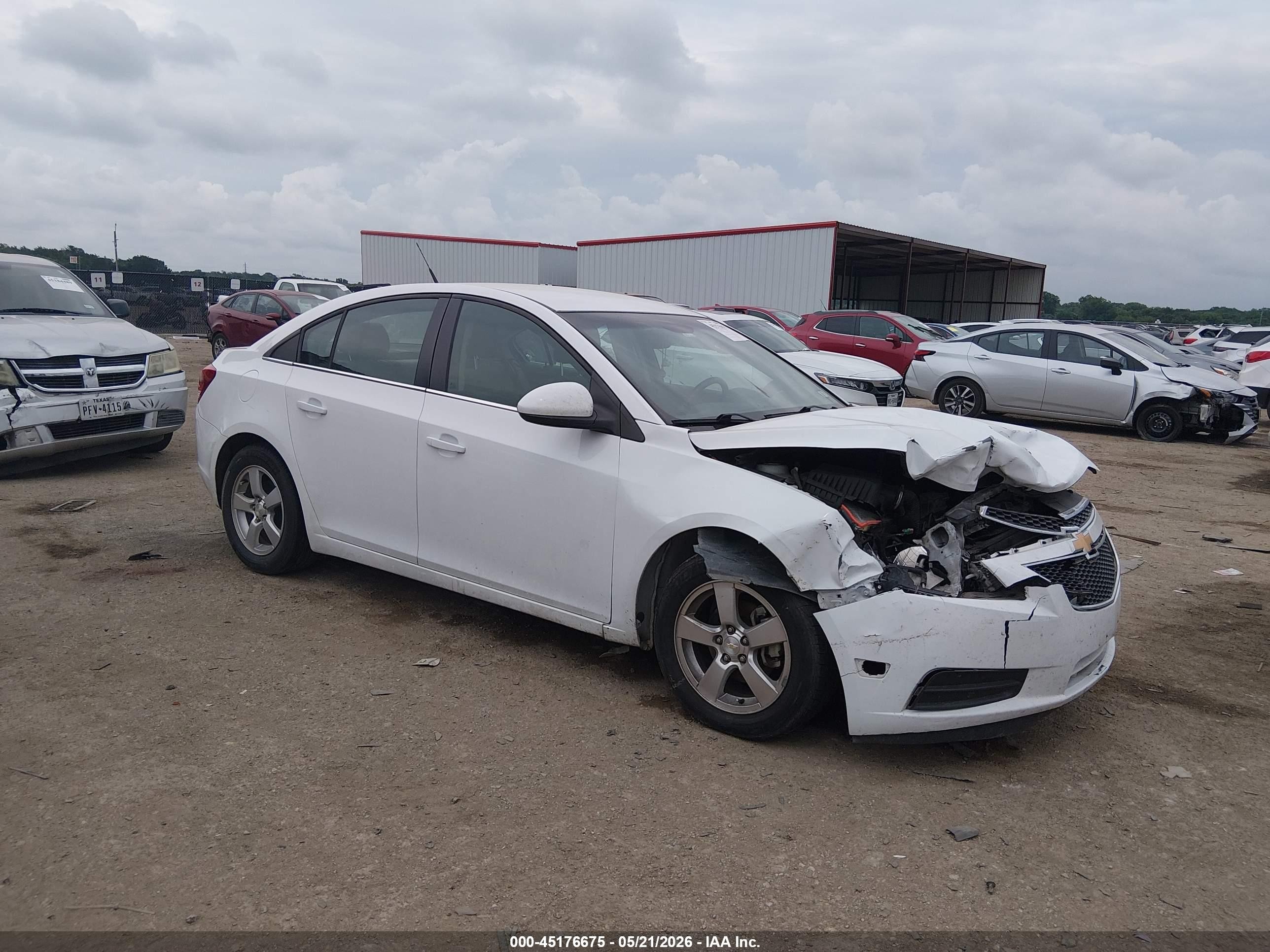 2014 Chevrolet Cruze 1LT, VIN 1G1PC5SB1E7196507 — Front end