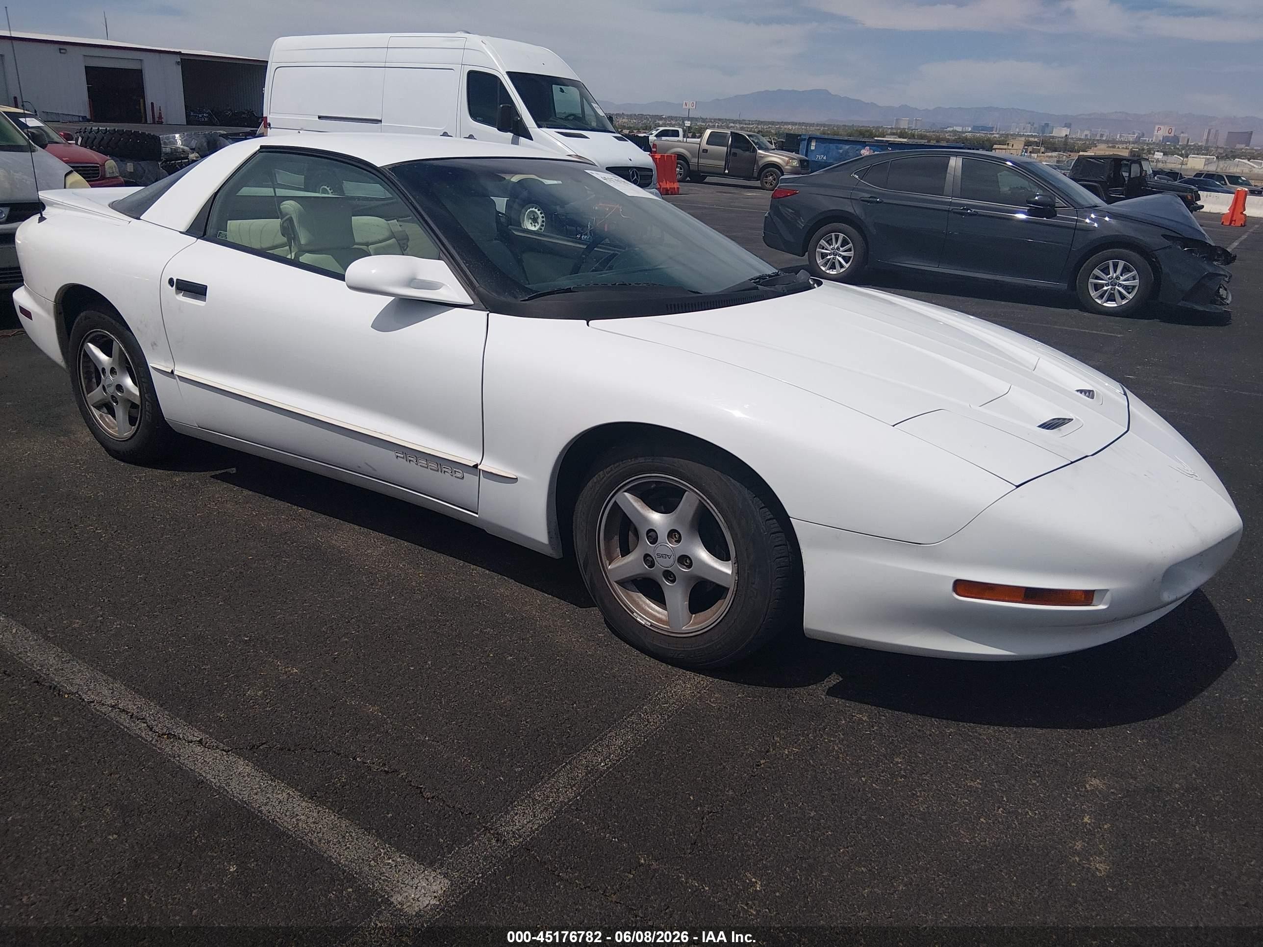 1997 Pontiac Firebird Firebird, VIN 2G2FS22K3V2204171 — Normal wear
