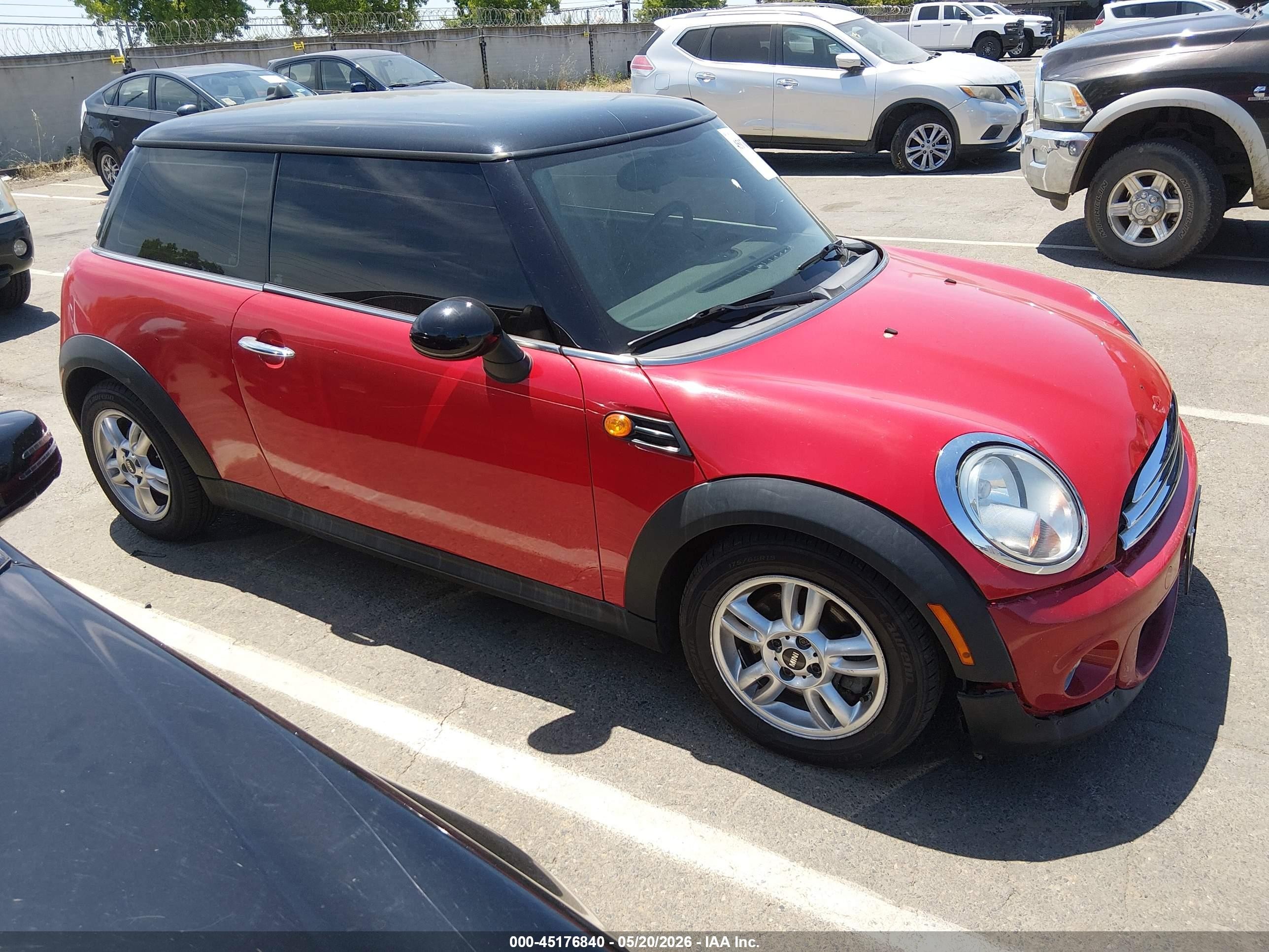 2011 MINI Hardtop, VIN WMWSU3C57BT097427 — Not stated