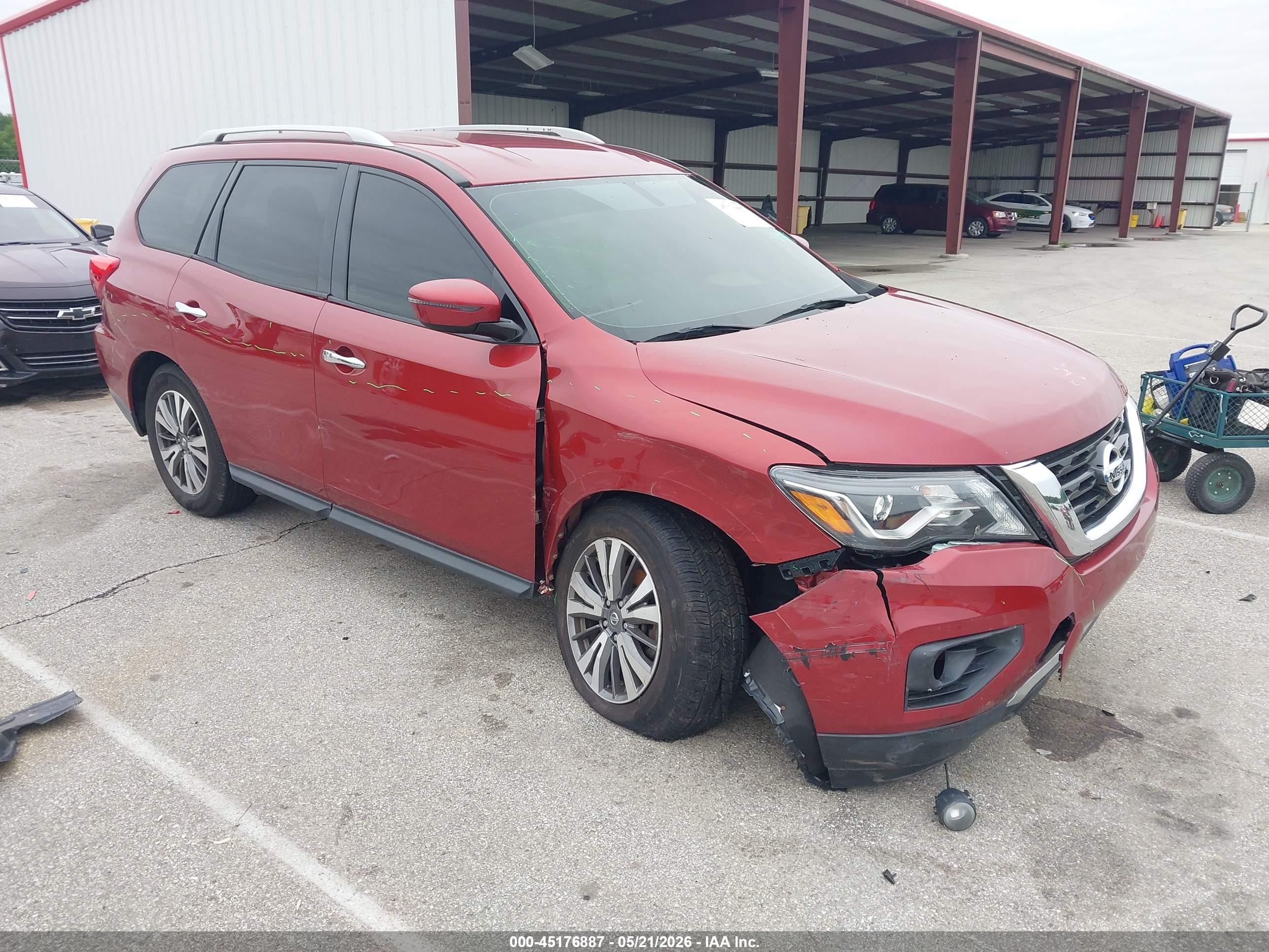 2017 Nissan Pathfinder SV, VIN 5N1DR2MN8HC613577 — Side