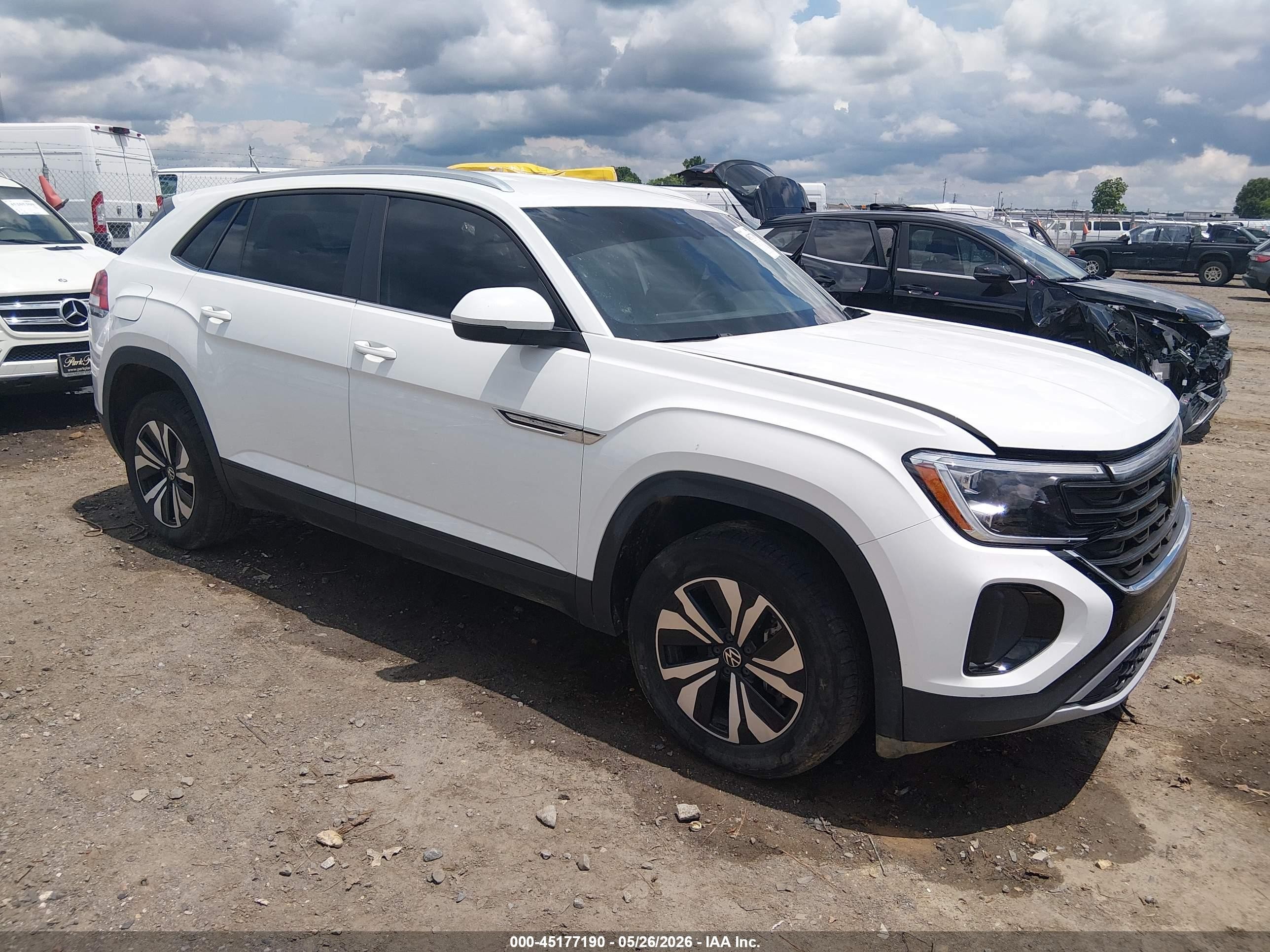 2024 Volkswagen Atlas SE, VIN 1V2LE2CA2RC250252 — Hail