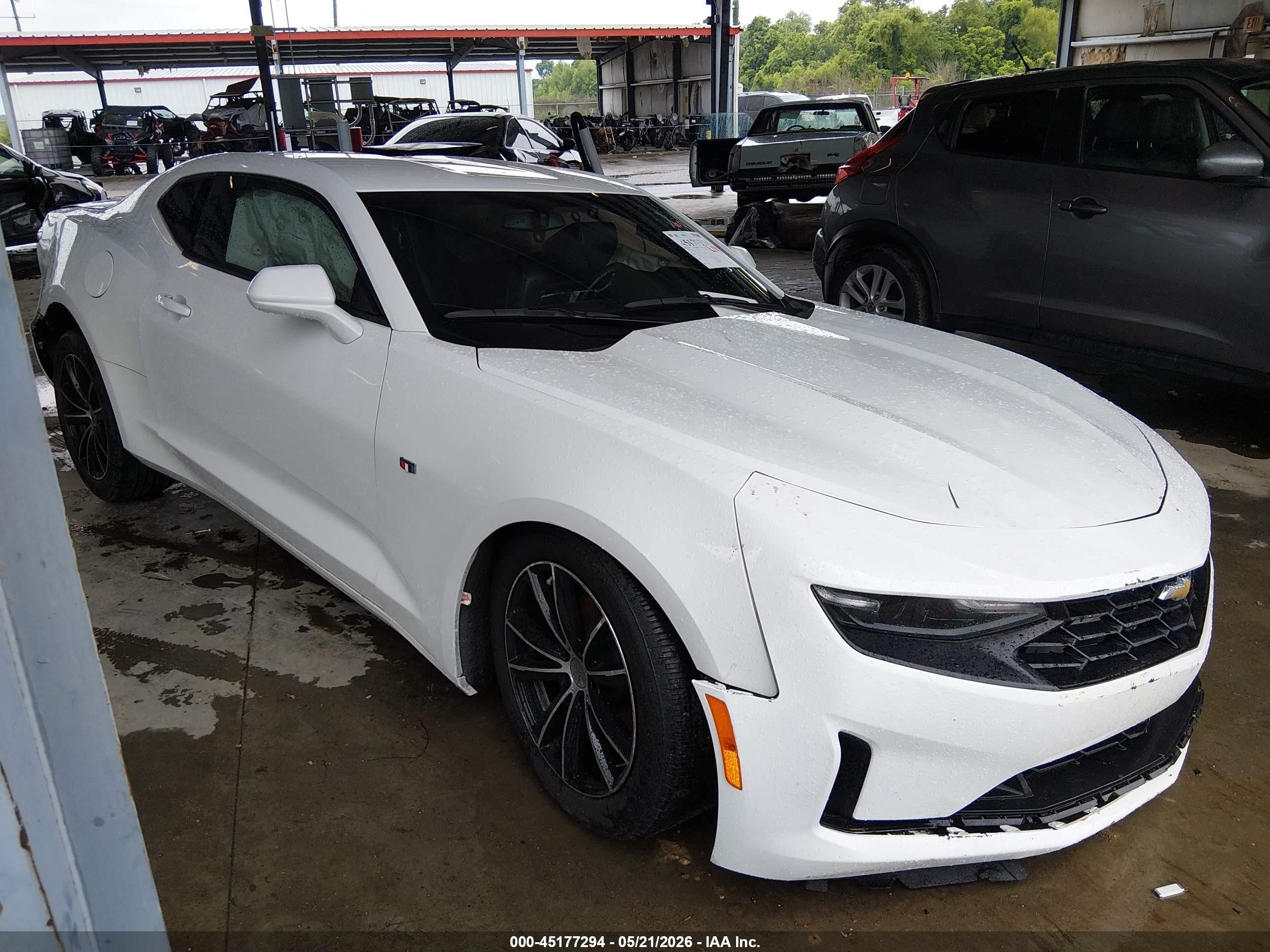 2019 Chevrolet Camaro 2LT, VIN 1G1FD1RX2K0129325 — Front end