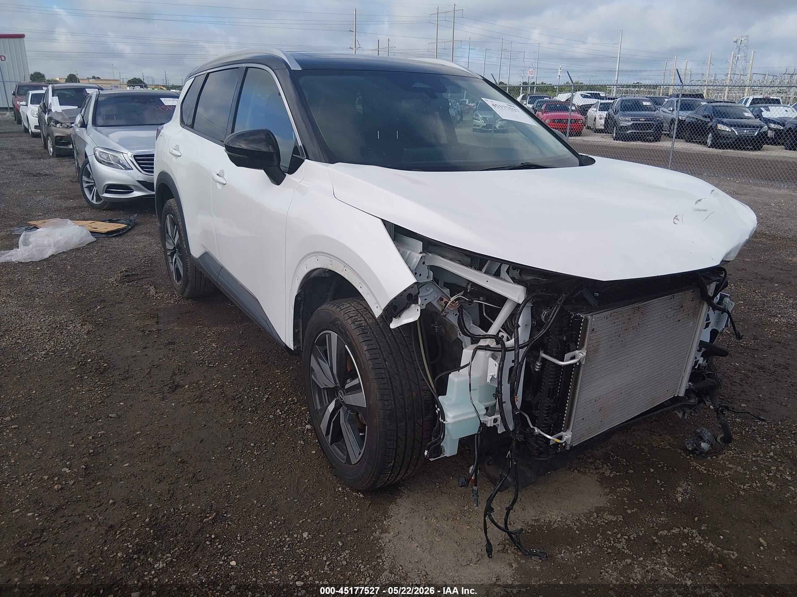 2024 Nissan Rogue SL, VIN JN8BT3CAXRW350935 — Front end