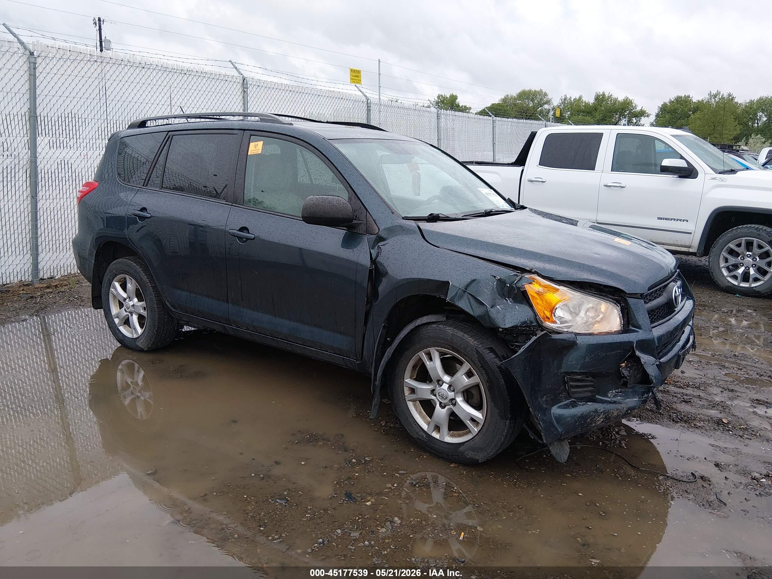 2011 Toyota RAV4, VIN 2T3BK4DV1BW061100 — Front end