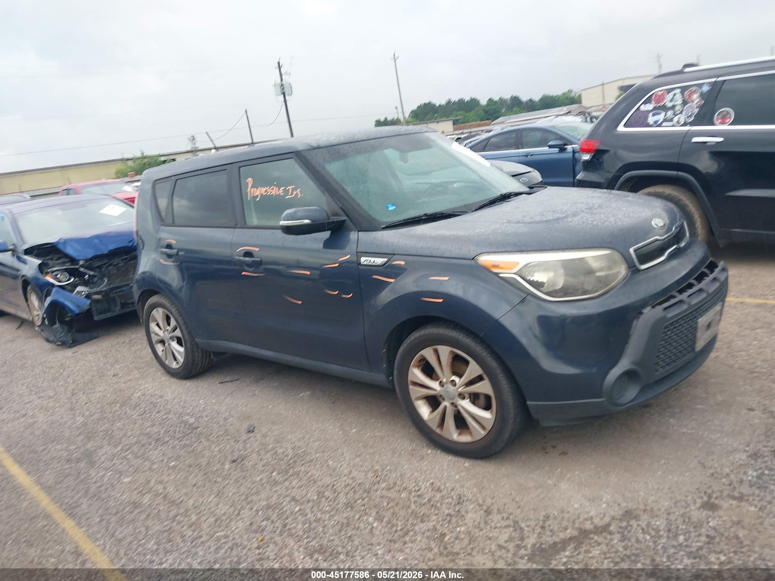 2014 Kia Soul +, VIN KNDJP3A54E7012615 — Front end