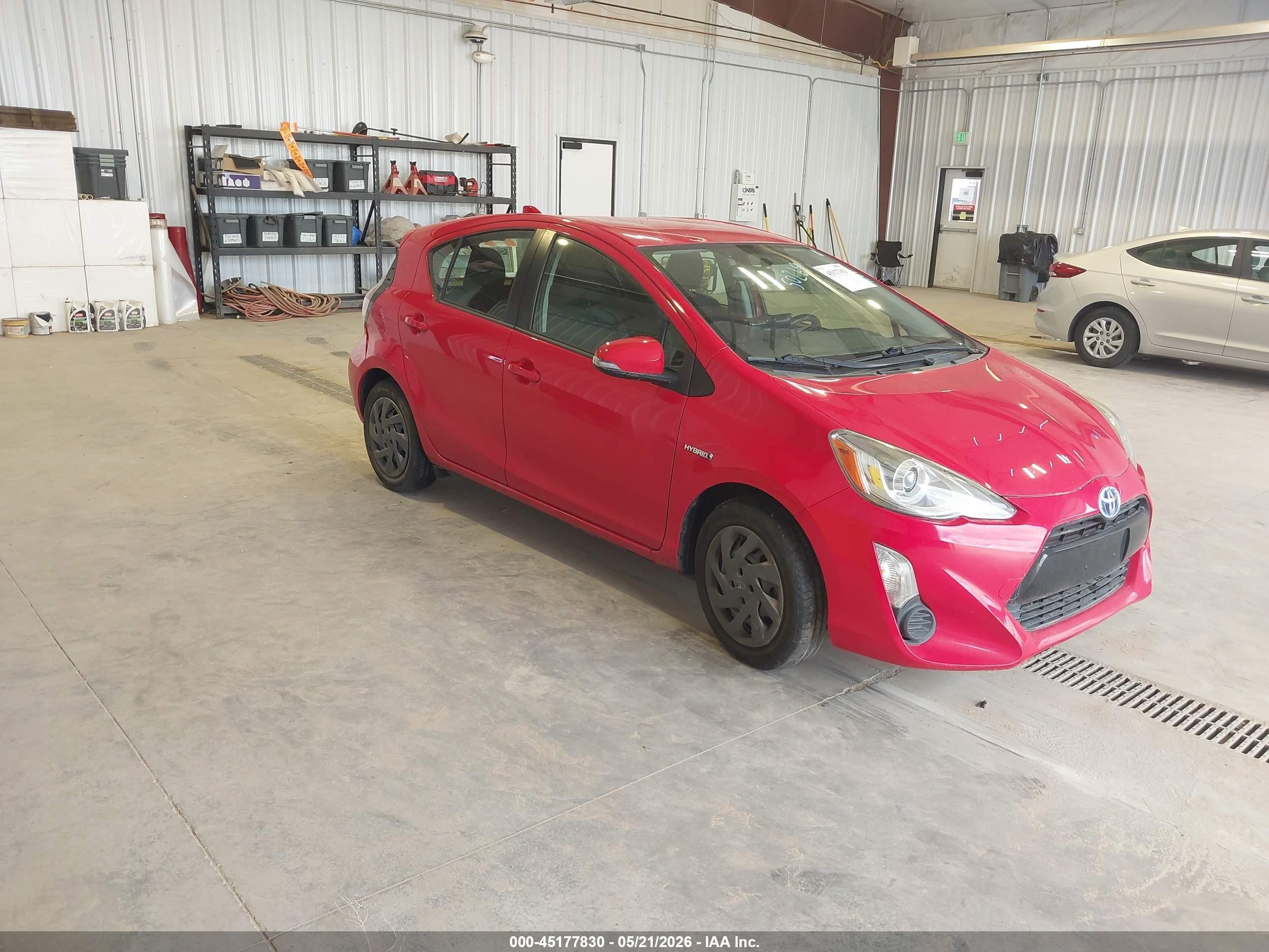 2015 Toyota Prius Three, VIN JTDKDTB31F1101735 — Rear end