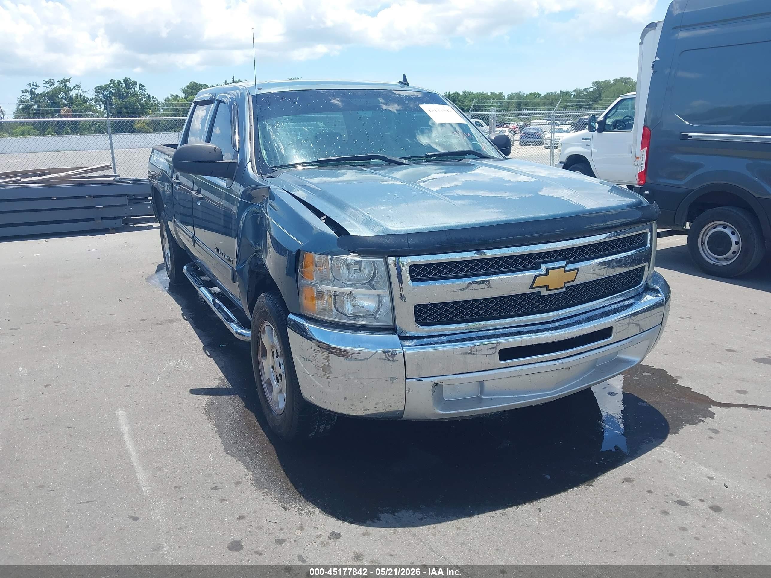 2013 Chevrolet Silverado 1500 LT, VIN 3GCPCSE0XDG246372 — Side