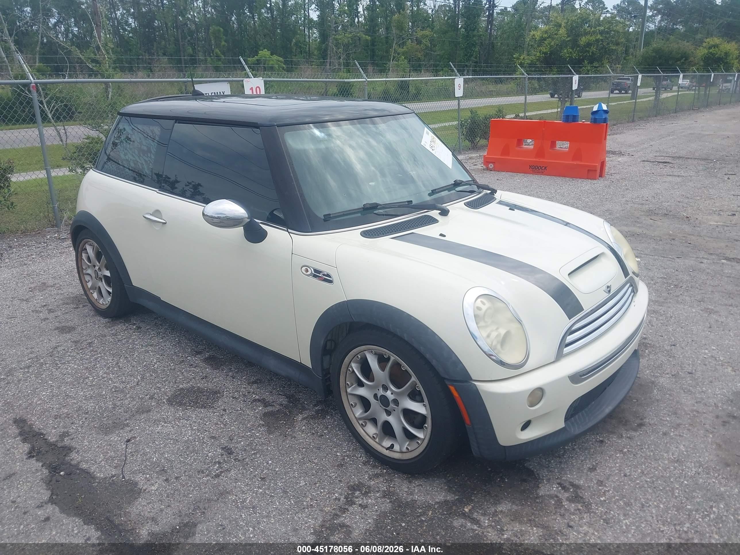 2005 MINI Hardtop S, VIN WMWRE335X5TD99734 — Механическое