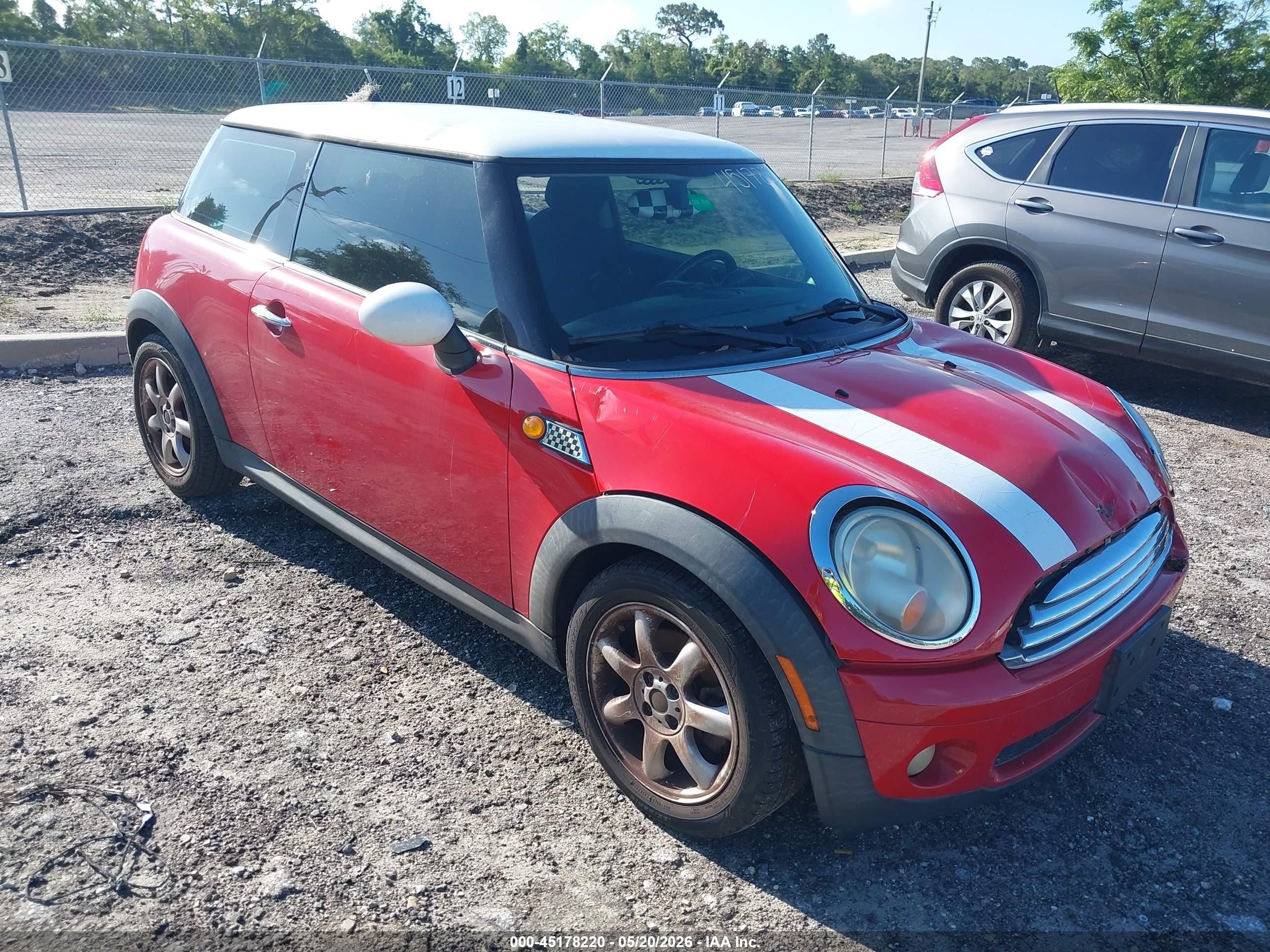2010 MINI Hardtop, VIN WMWMF3C5XATU79758 — Крыша