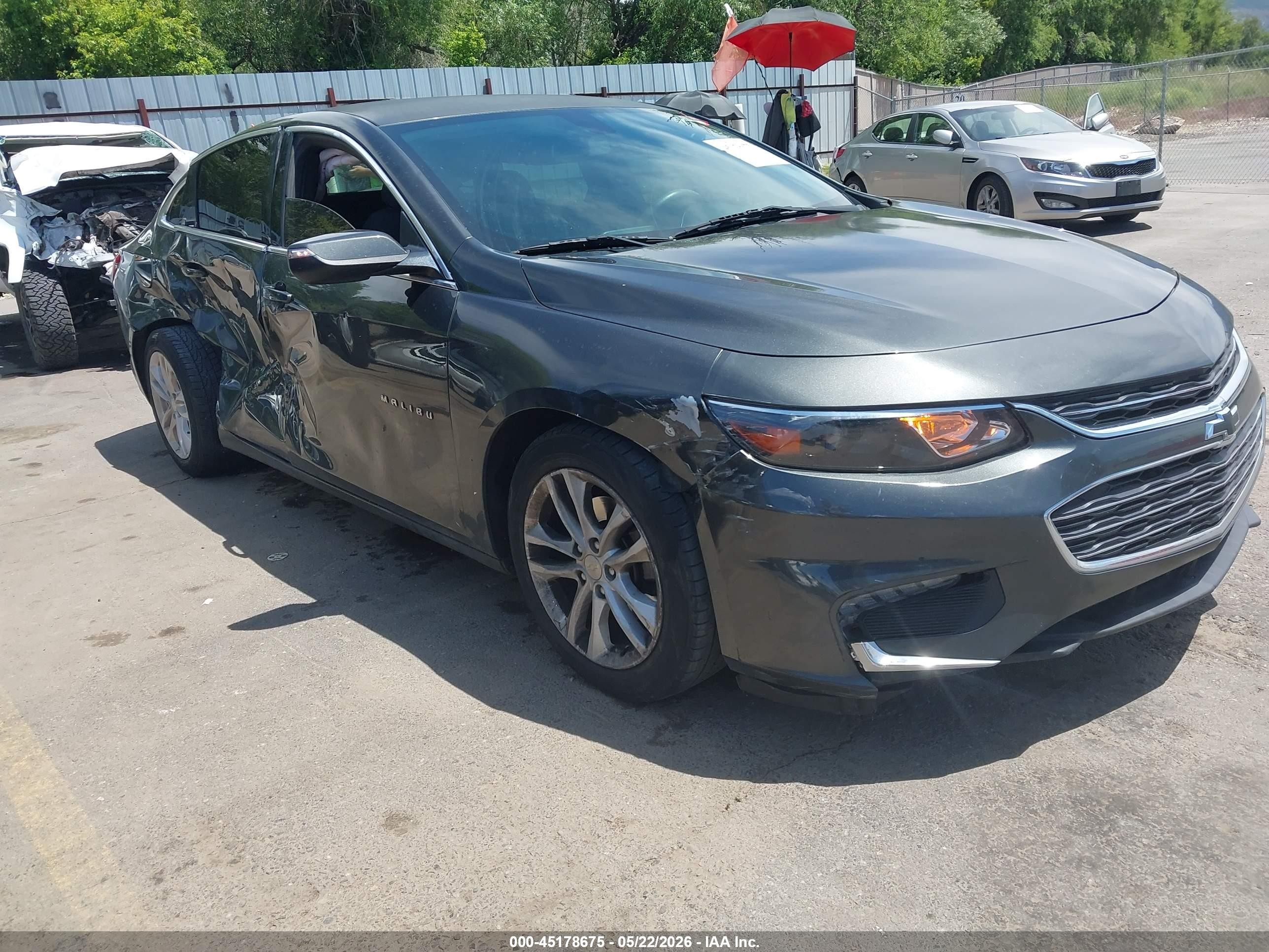 2017 Chevrolet Malibu LT, VIN 1G1ZE5STXHF180814 — Side