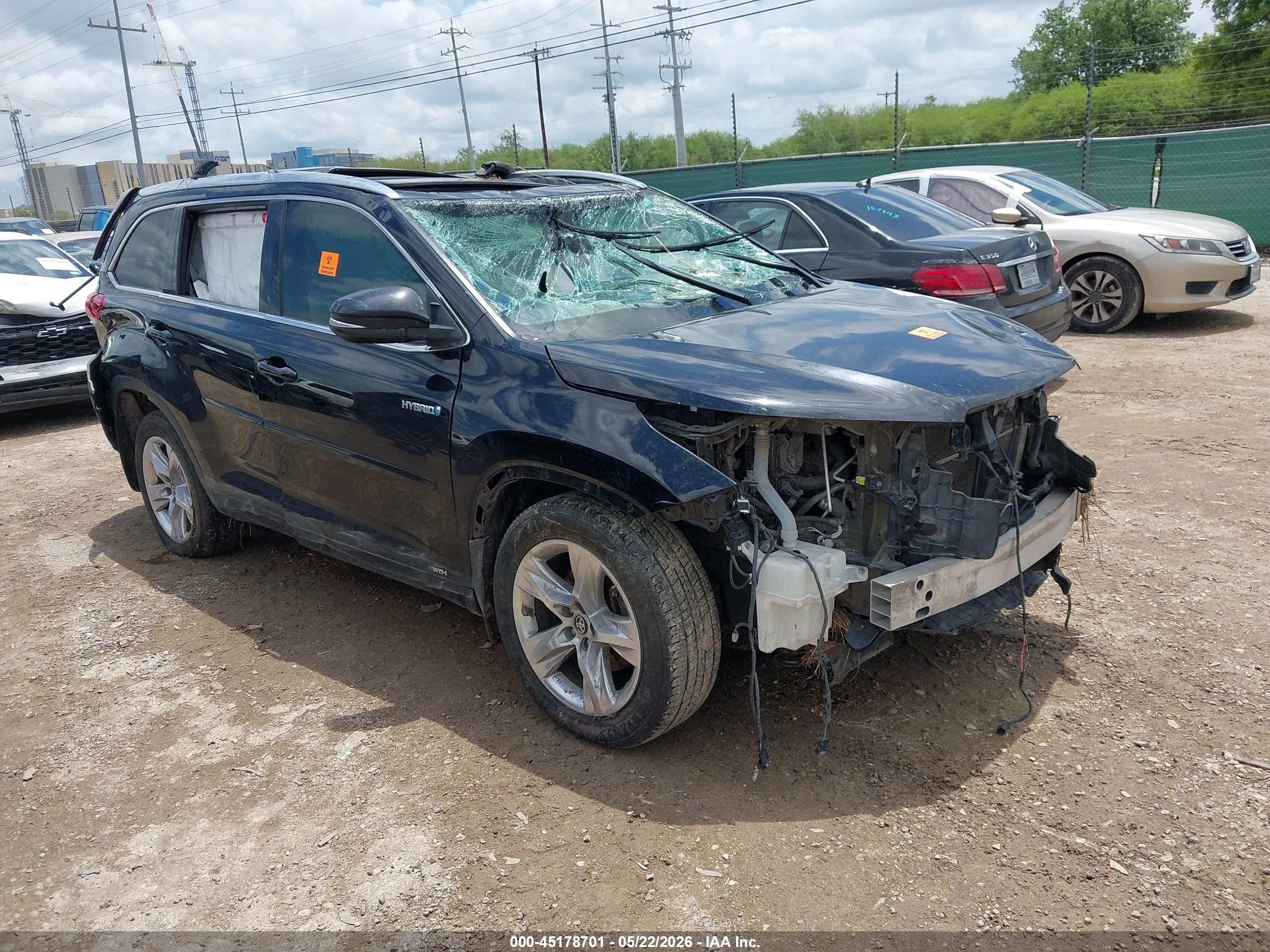 2018 Toyota Highlander Hybrid Limited, VIN 5TDDGRFH4JS042975 — Rollover