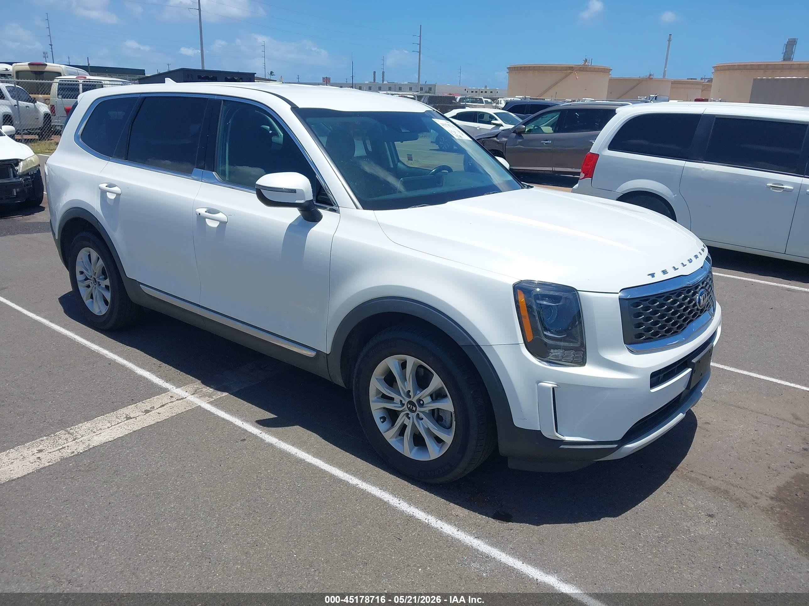 2020 Kia Telluride LX, VIN 5XYP24HC1LG011375 — Перед