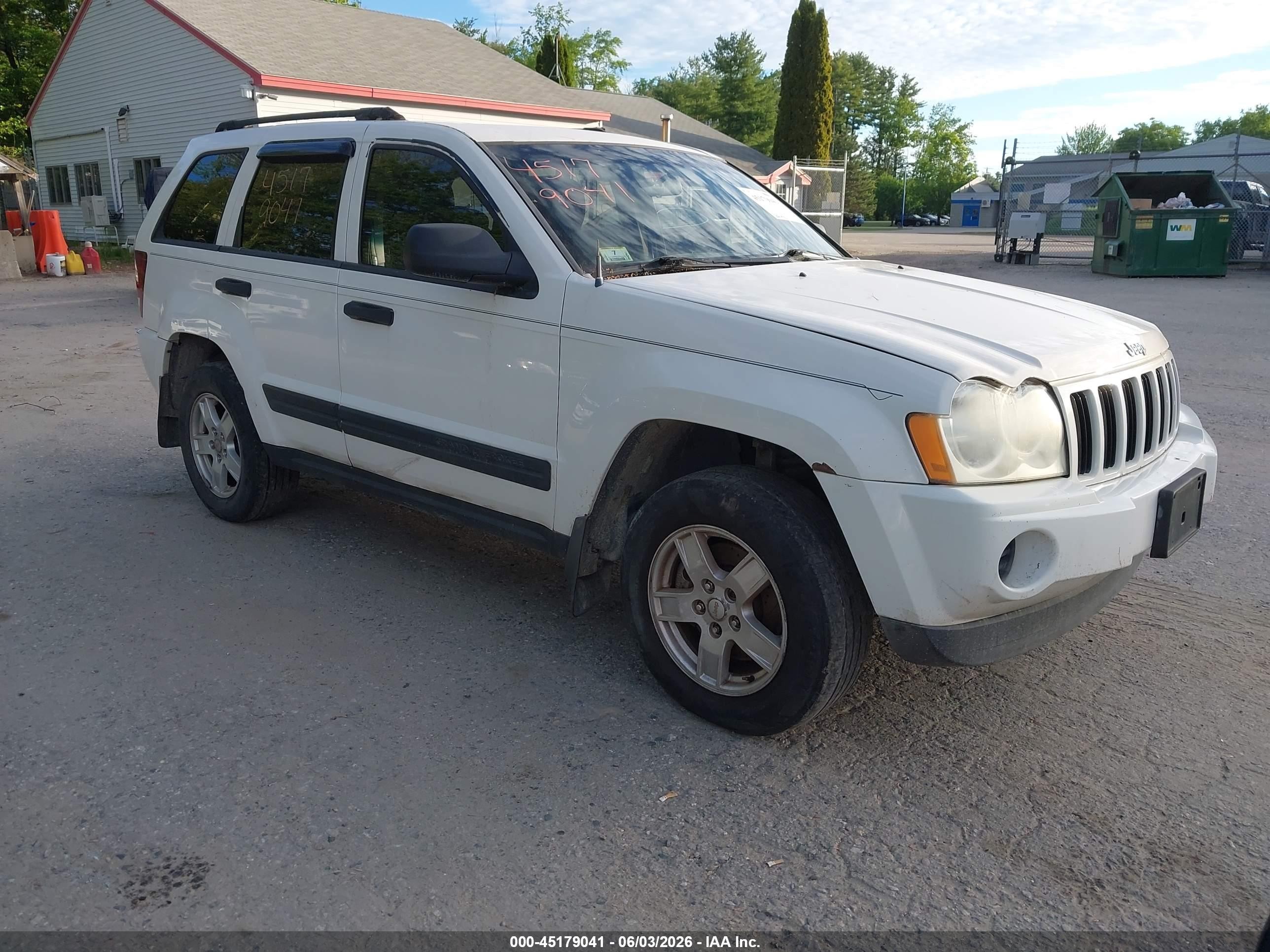 2006 Jeep Grand Cherokee Laredo, VIN 1J4GR48K46C200835 — Normal wear