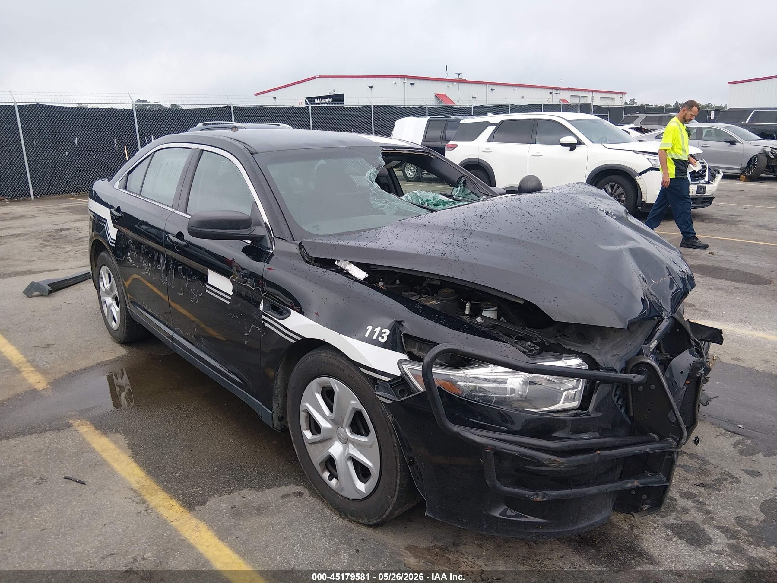 2016 Ford Police Interceptor, VIN 1FAHP2MK2GG137096 — Front end