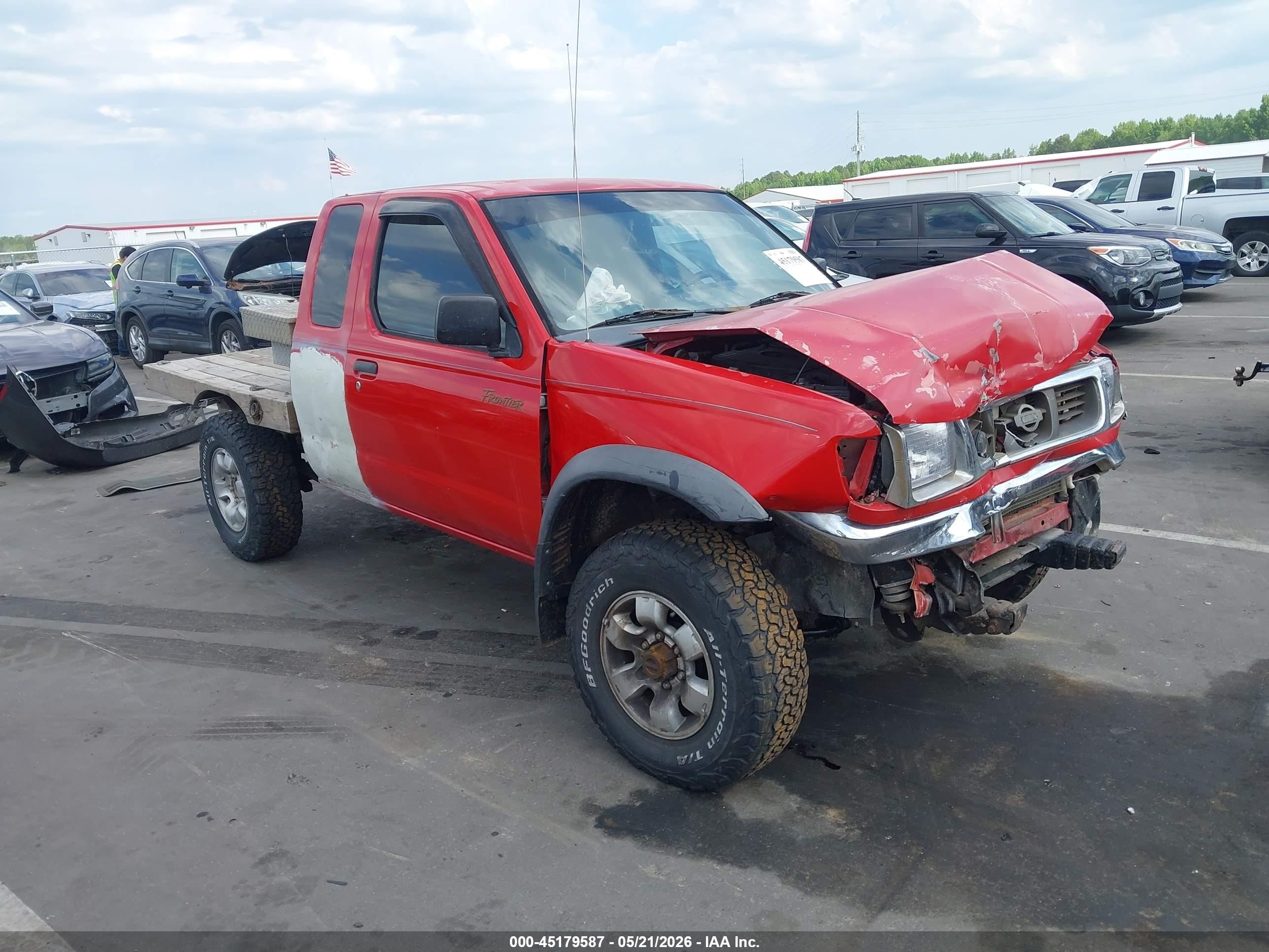 1999 Nissan Frontier XE, VIN 1N6DD26Y8XC343854 — Front end
