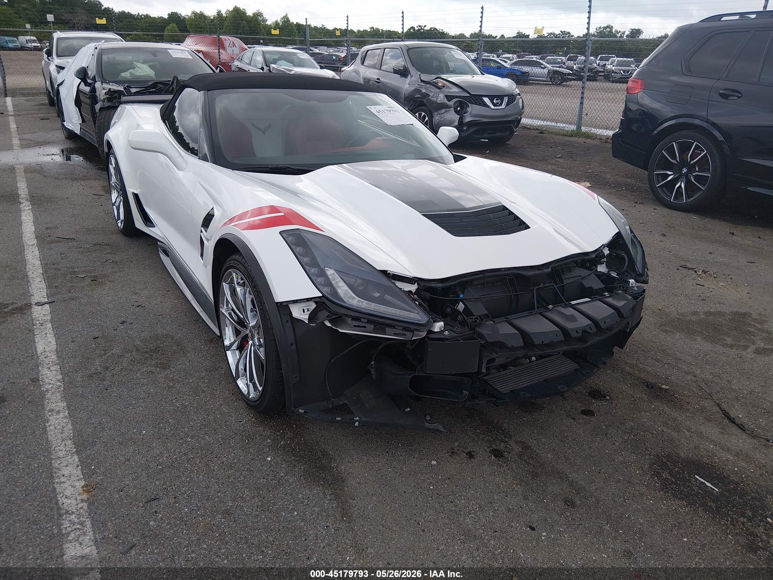 2018 Chevrolet Corvette Grand Sport 2LT, VIN 1G1YY3D76J5100119 — Front end