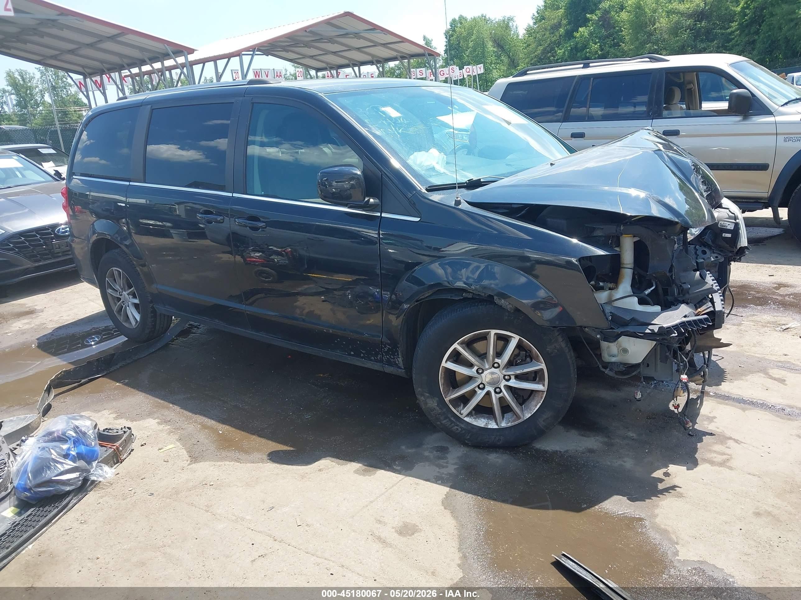 2019 Dodge Grand Caravan SXT, VIN 2C4RDGCG6KR739427 — Front end
