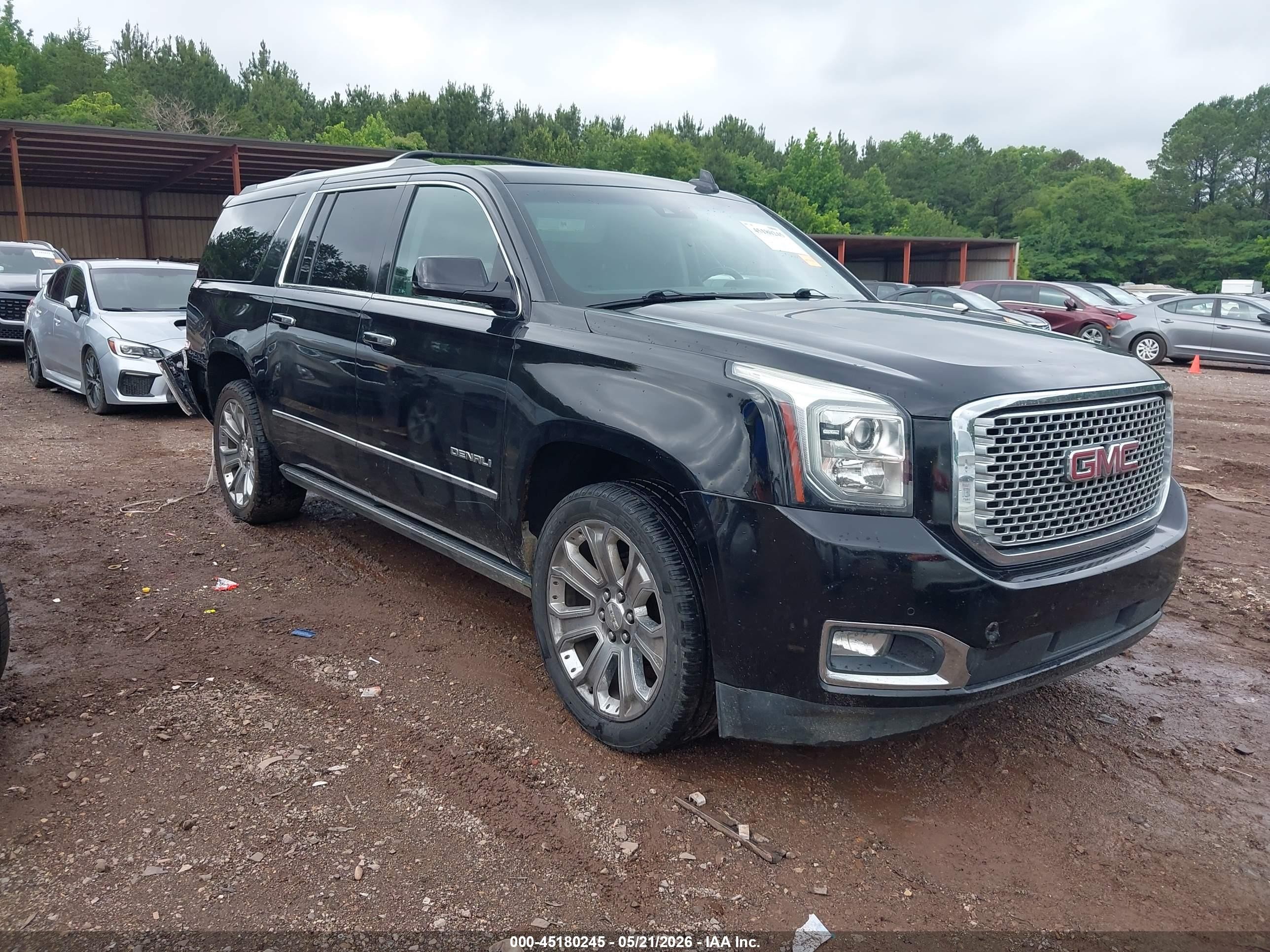2016 GMC Yukon XL Denali, VIN 1GKS2HKJ6GR338889 — Rear end