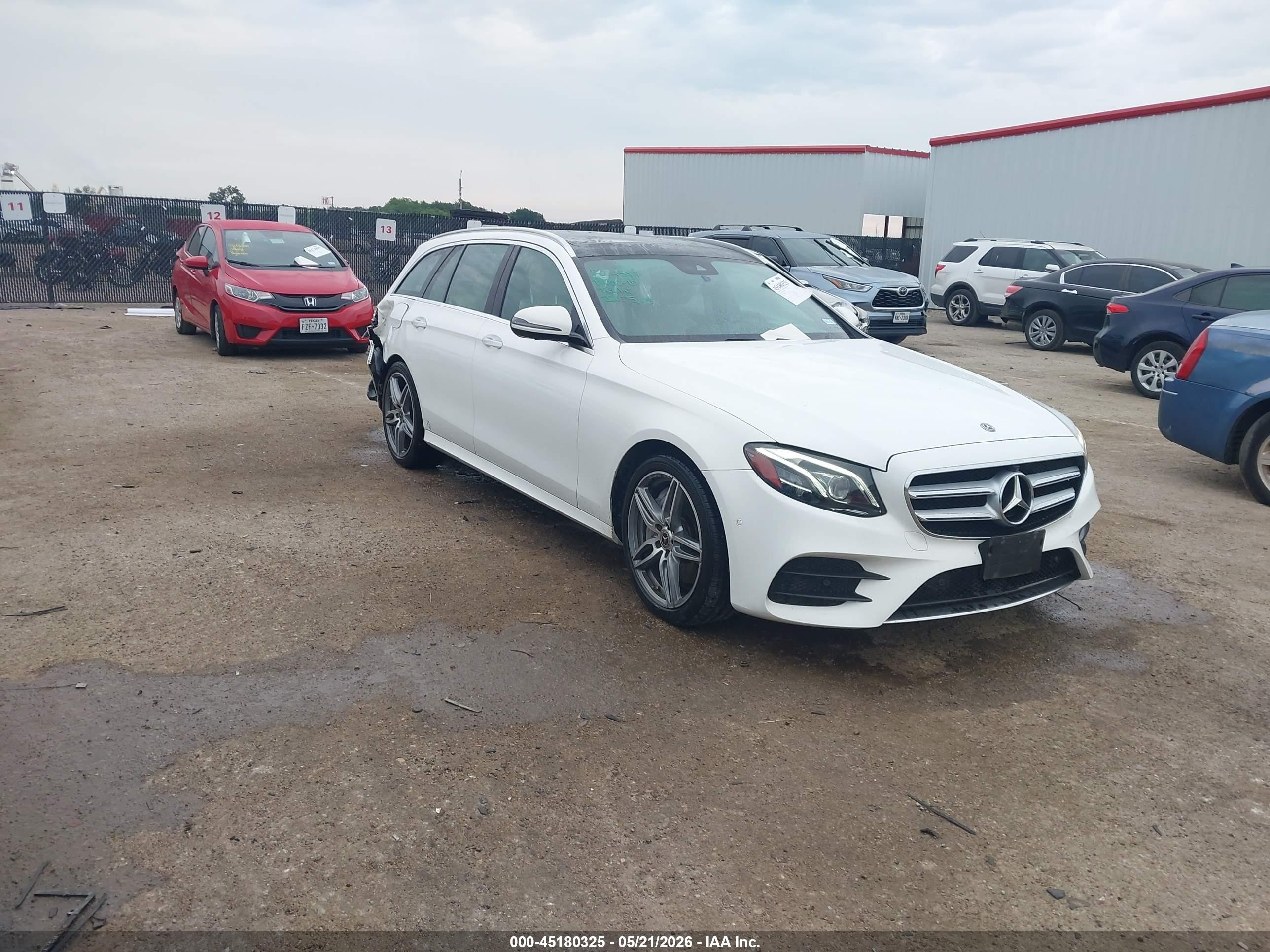 2019 Mercedes-Benz E 450, VIN WDDZH6JB0KA556153 — Rear end