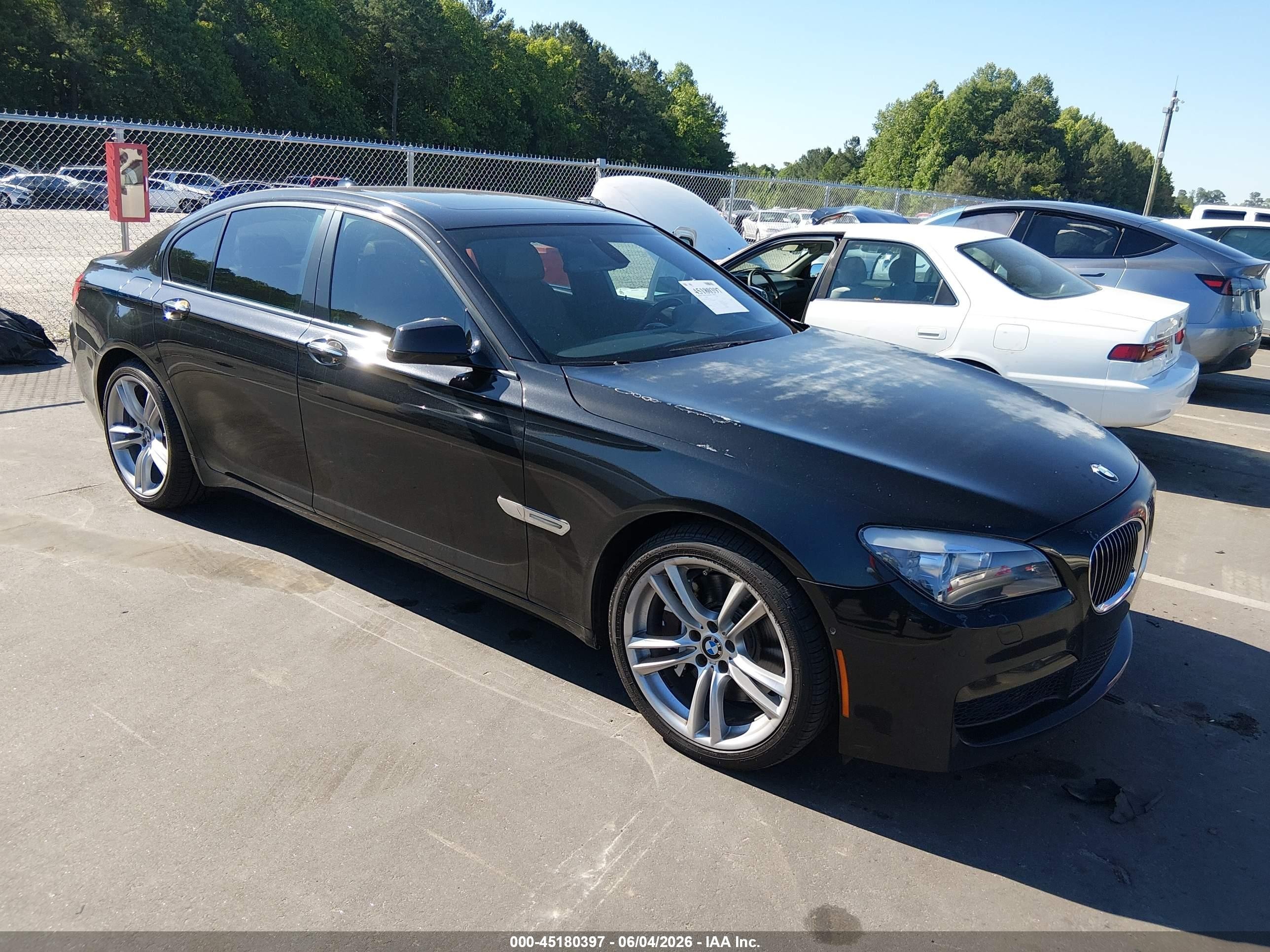 2011 BMW 7 Series 750i, VIN WBAKA8C50BCY37356 — Normal wear